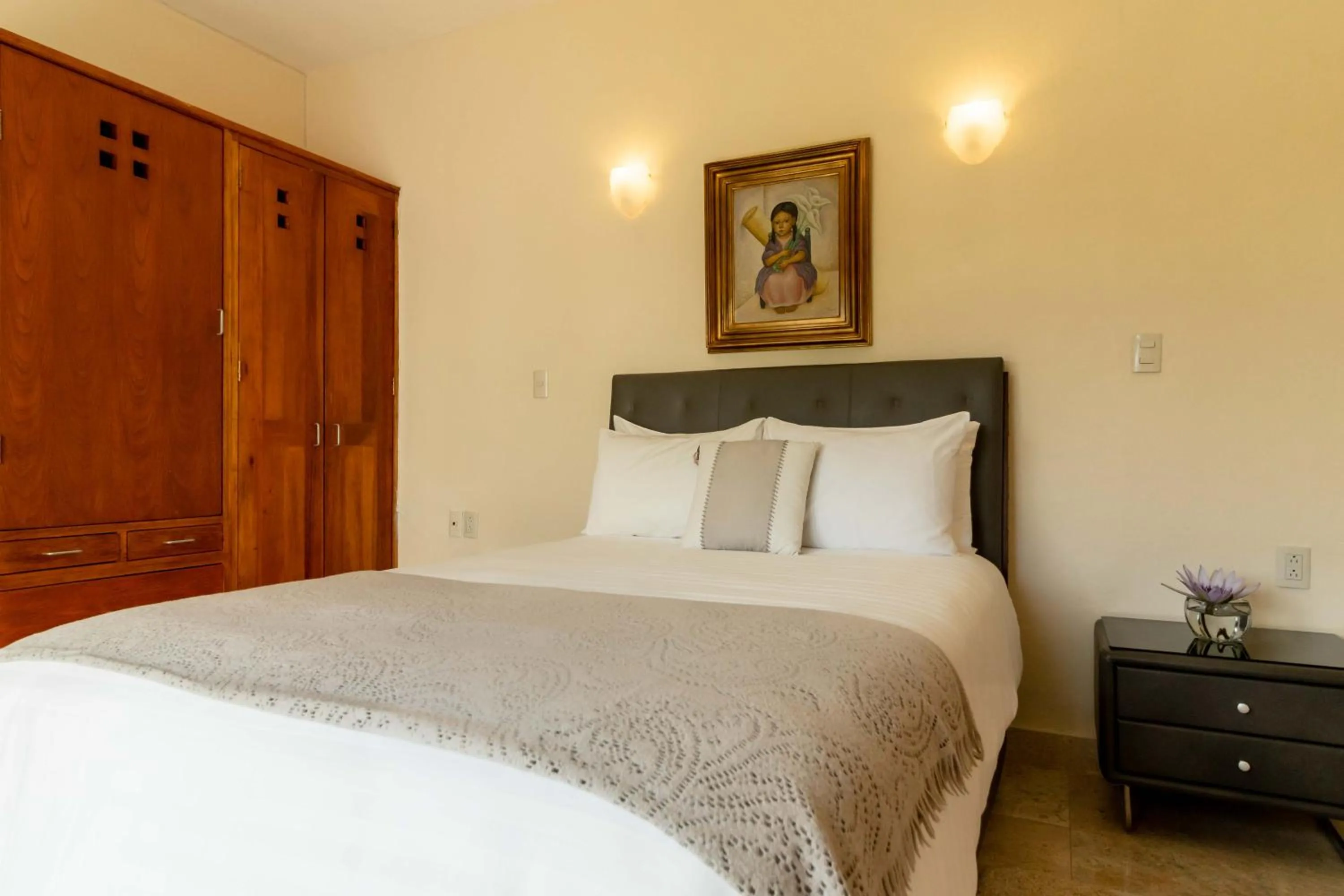 Bed in Alilo by Muuk