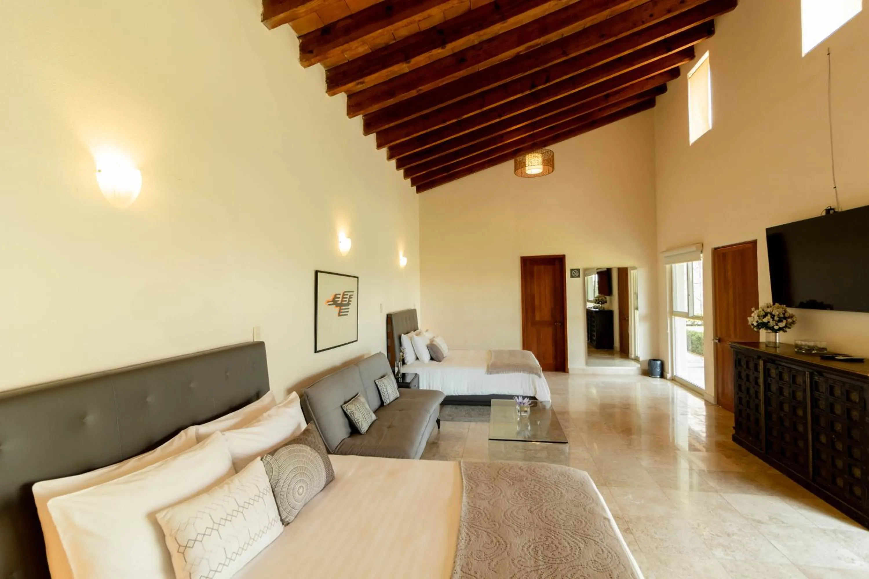 Photo of the whole room, Bed in Alilo by Muuk