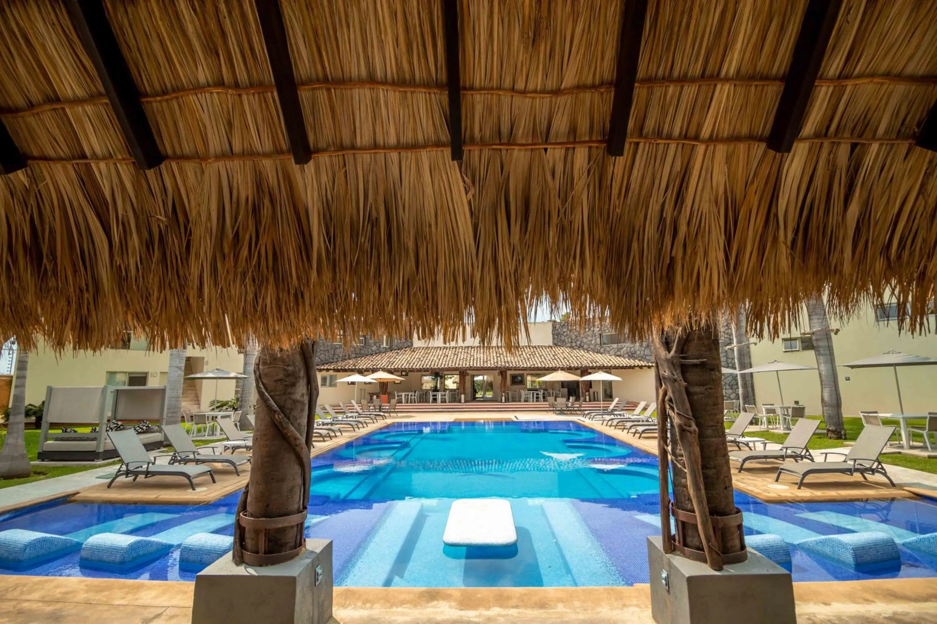 Balcony/Terrace in Alilo by Muuk