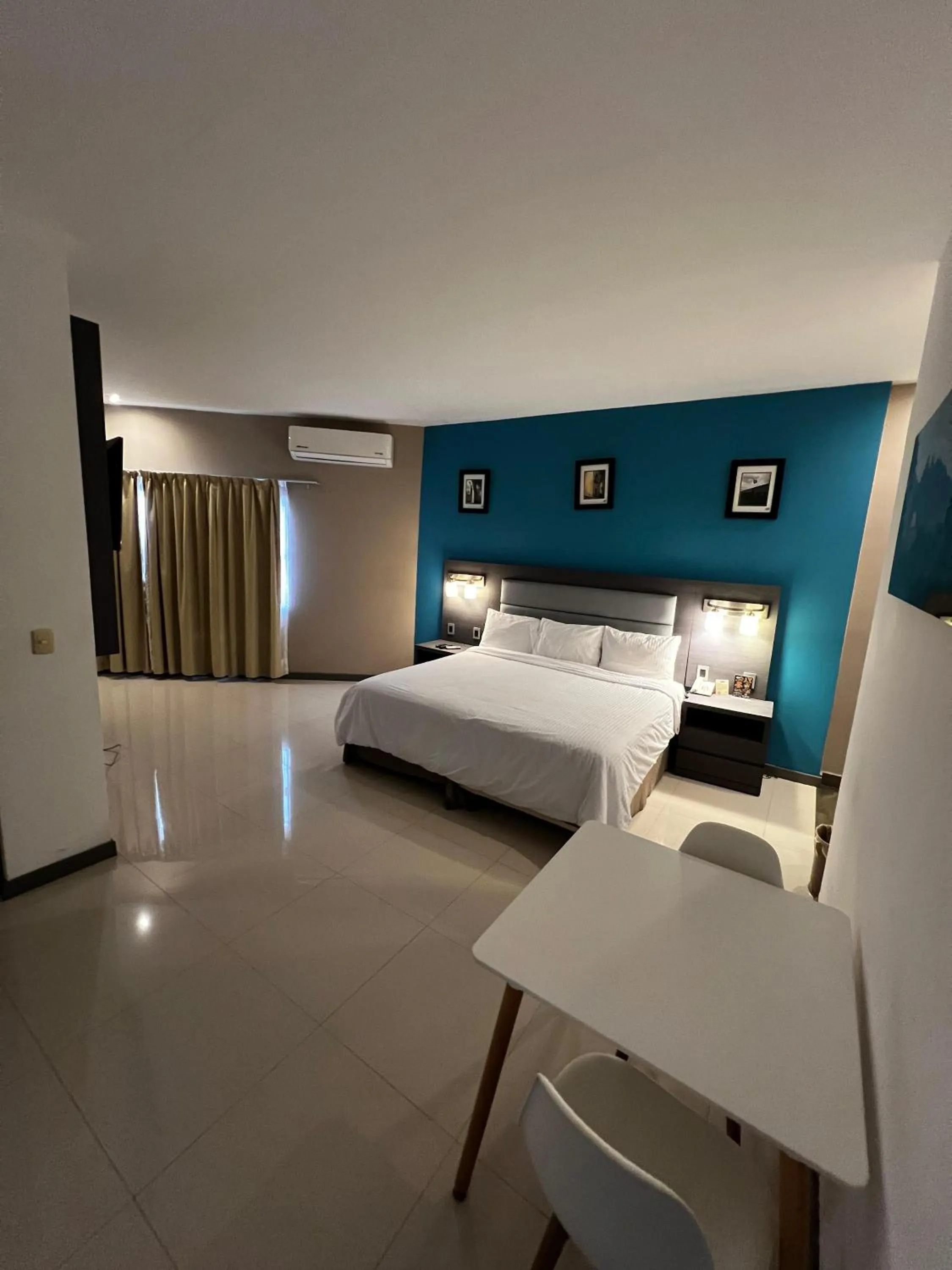 Bedroom, Bed in Hotel El Rancho