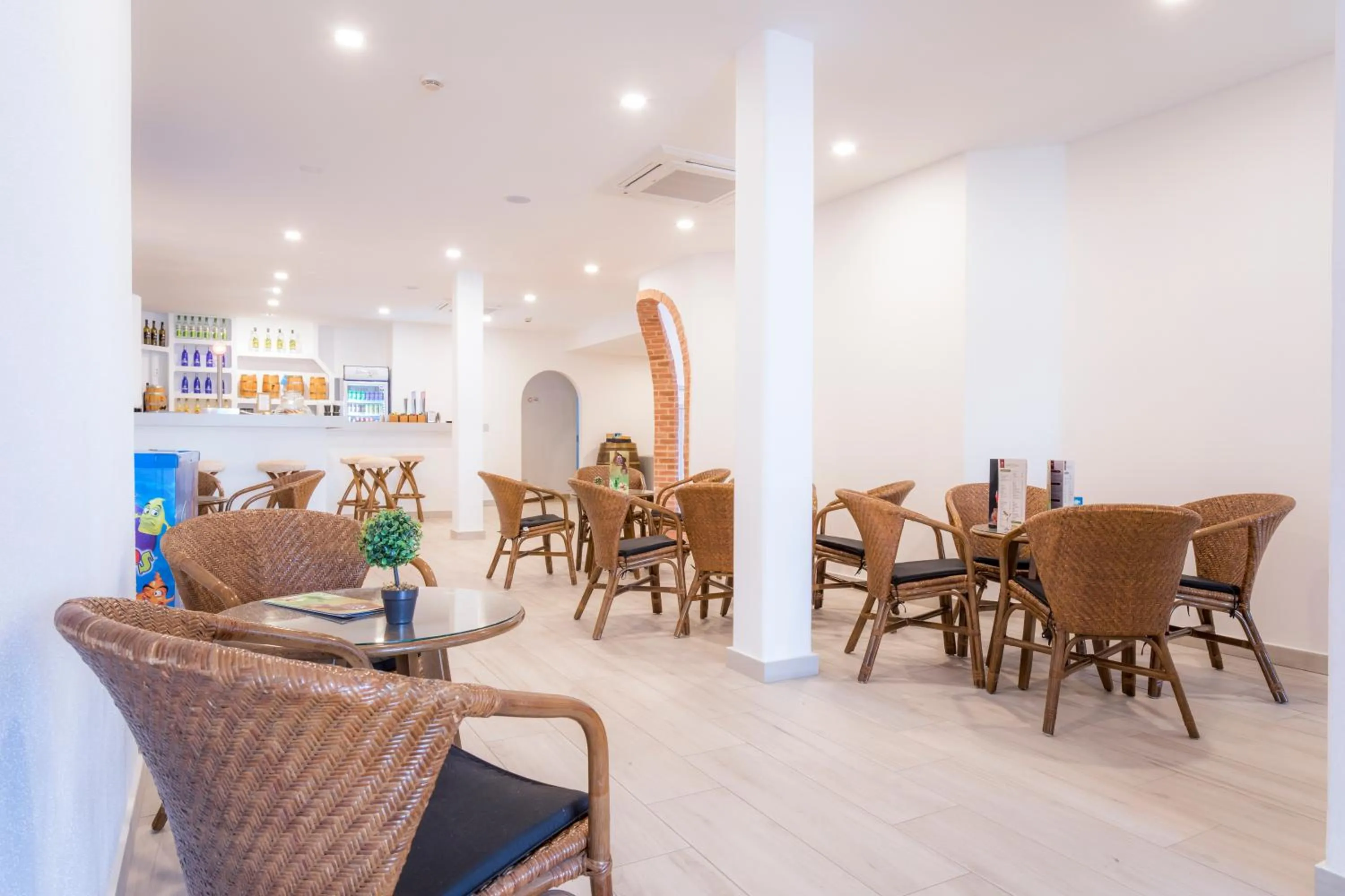 Lounge or bar in Ancora Park - Sunplace Hotels & Resorts