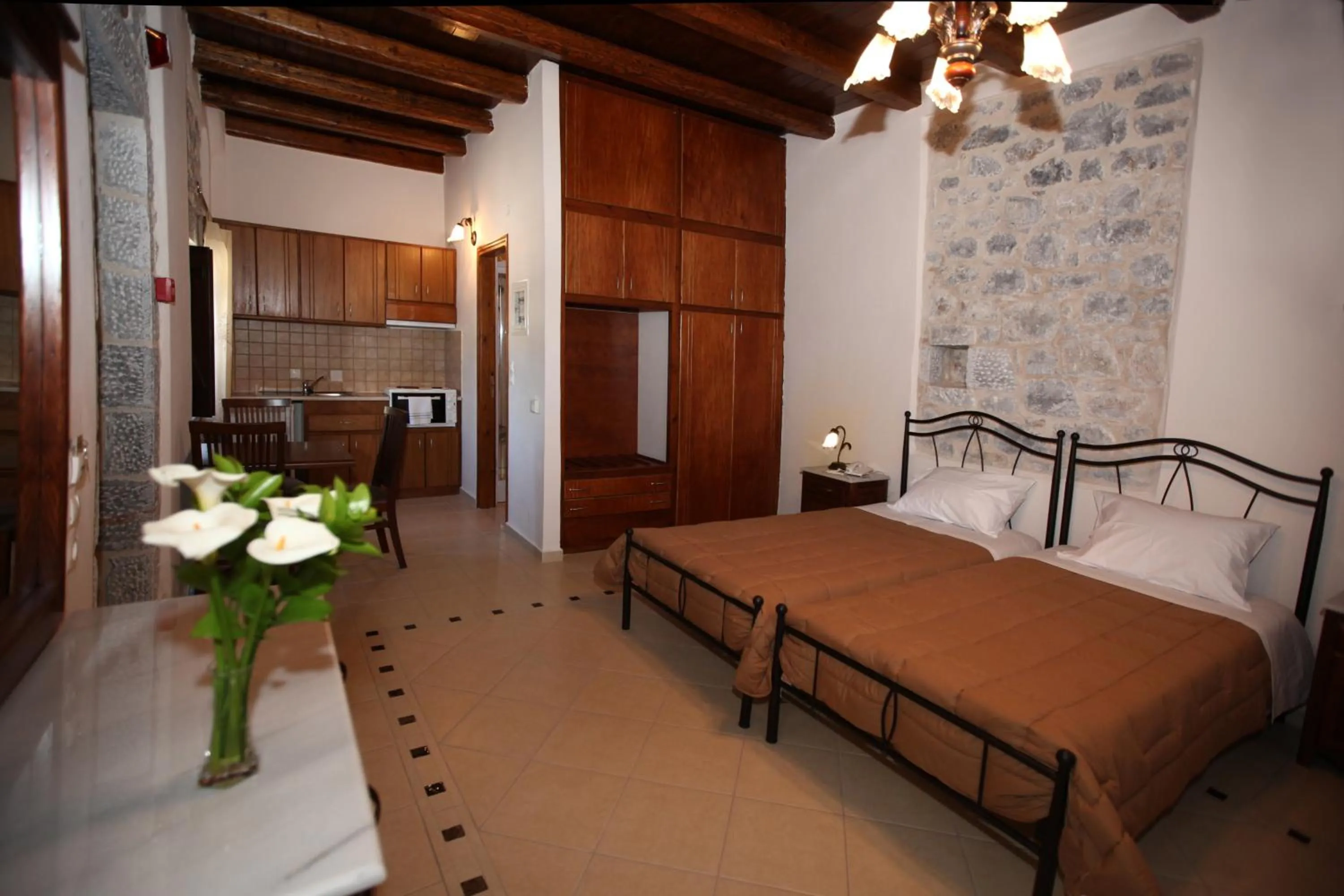 Photo of the whole room, Bed in Vasilios Apartments Hotel