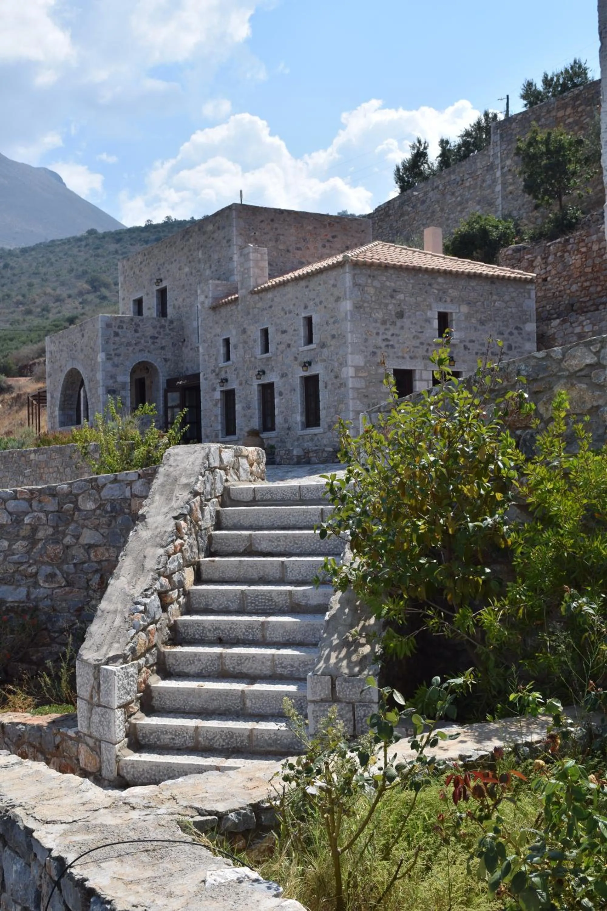 Property building in Vasilios Apartments Hotel