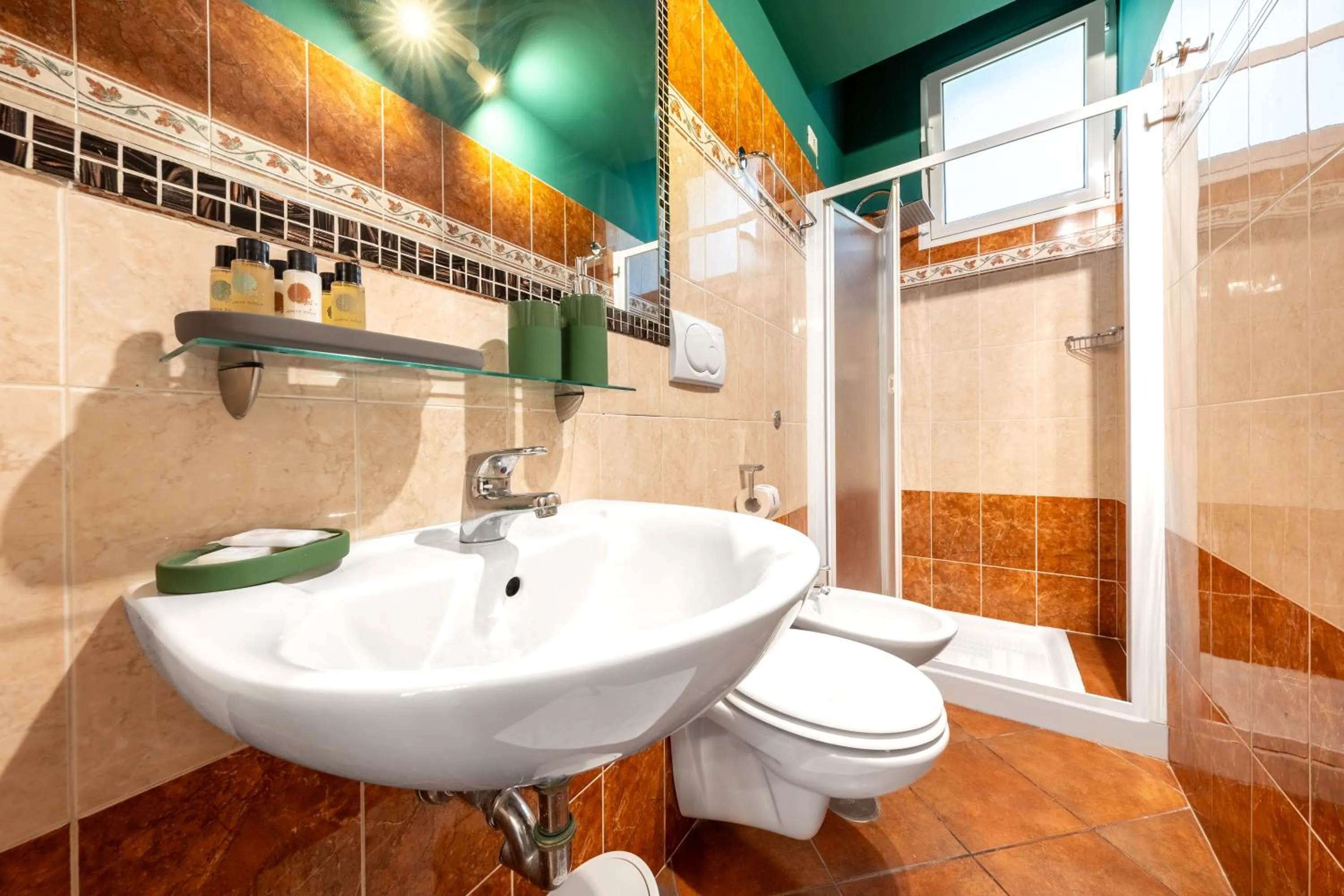 Shower in Colosseo Relais