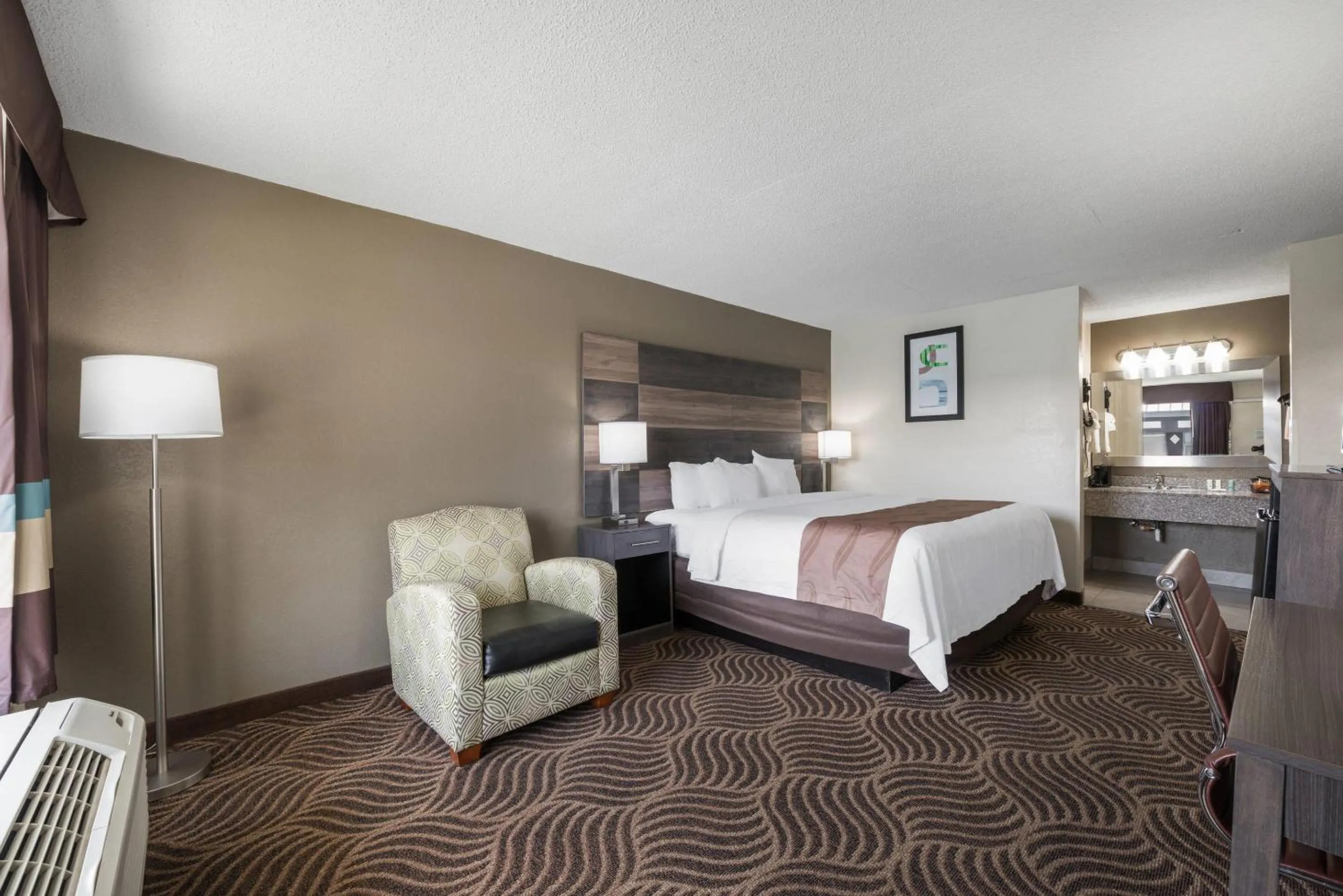 Bedroom, Bed in Quality Inn Concord Kannapolis