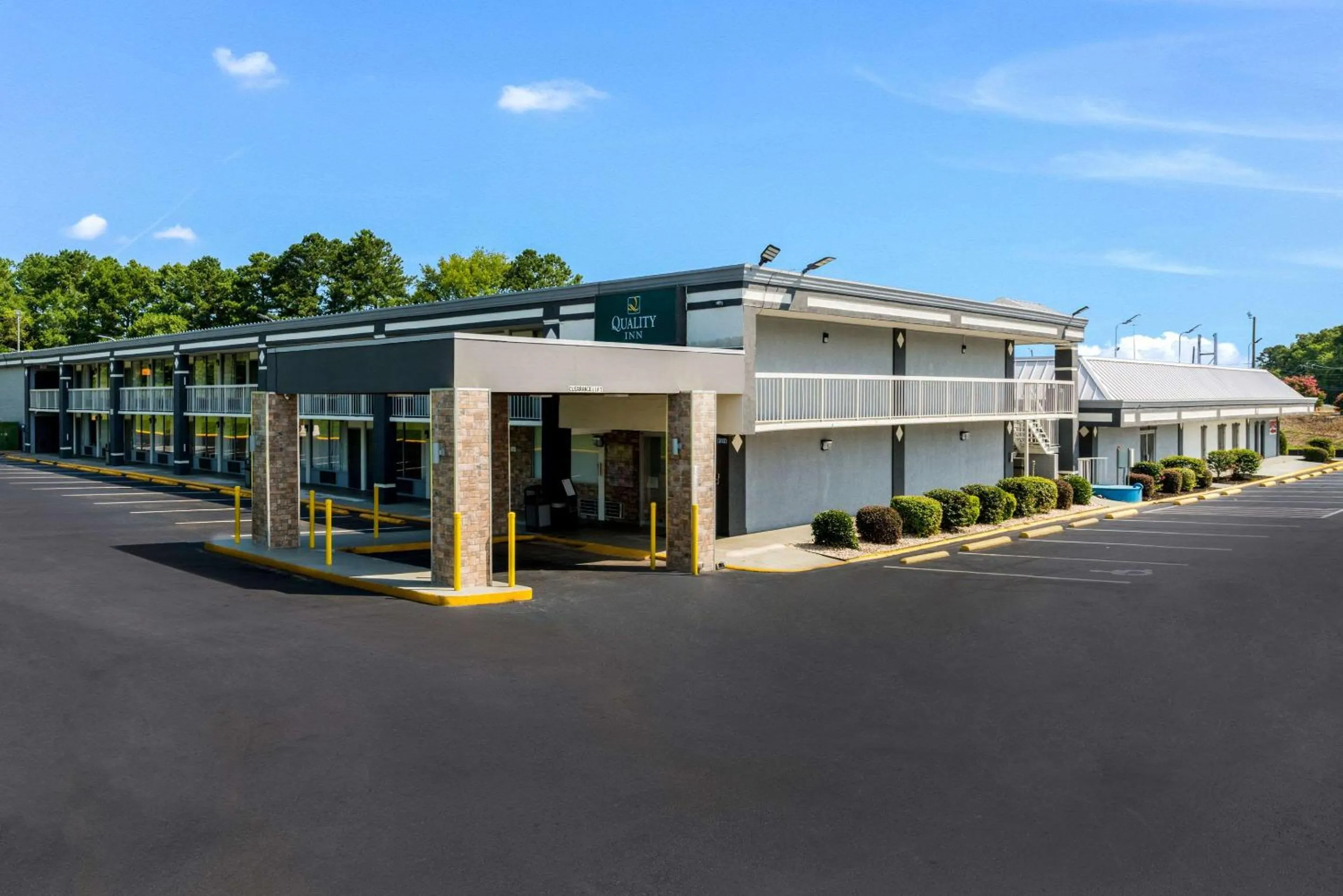 Property building in Quality Inn Concord Kannapolis