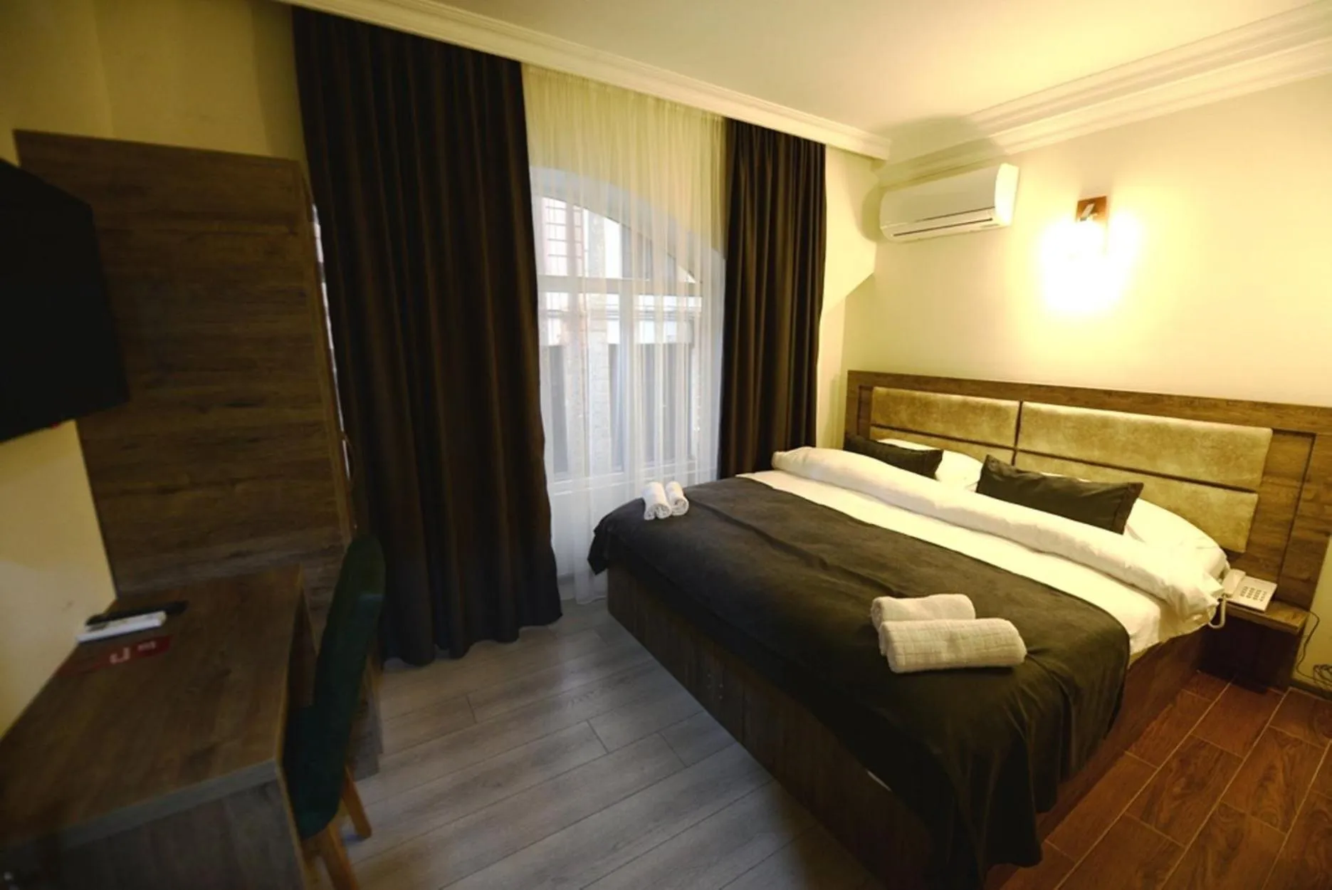 Photo of the whole room, Bed in Hotel Aristocrat Batumi