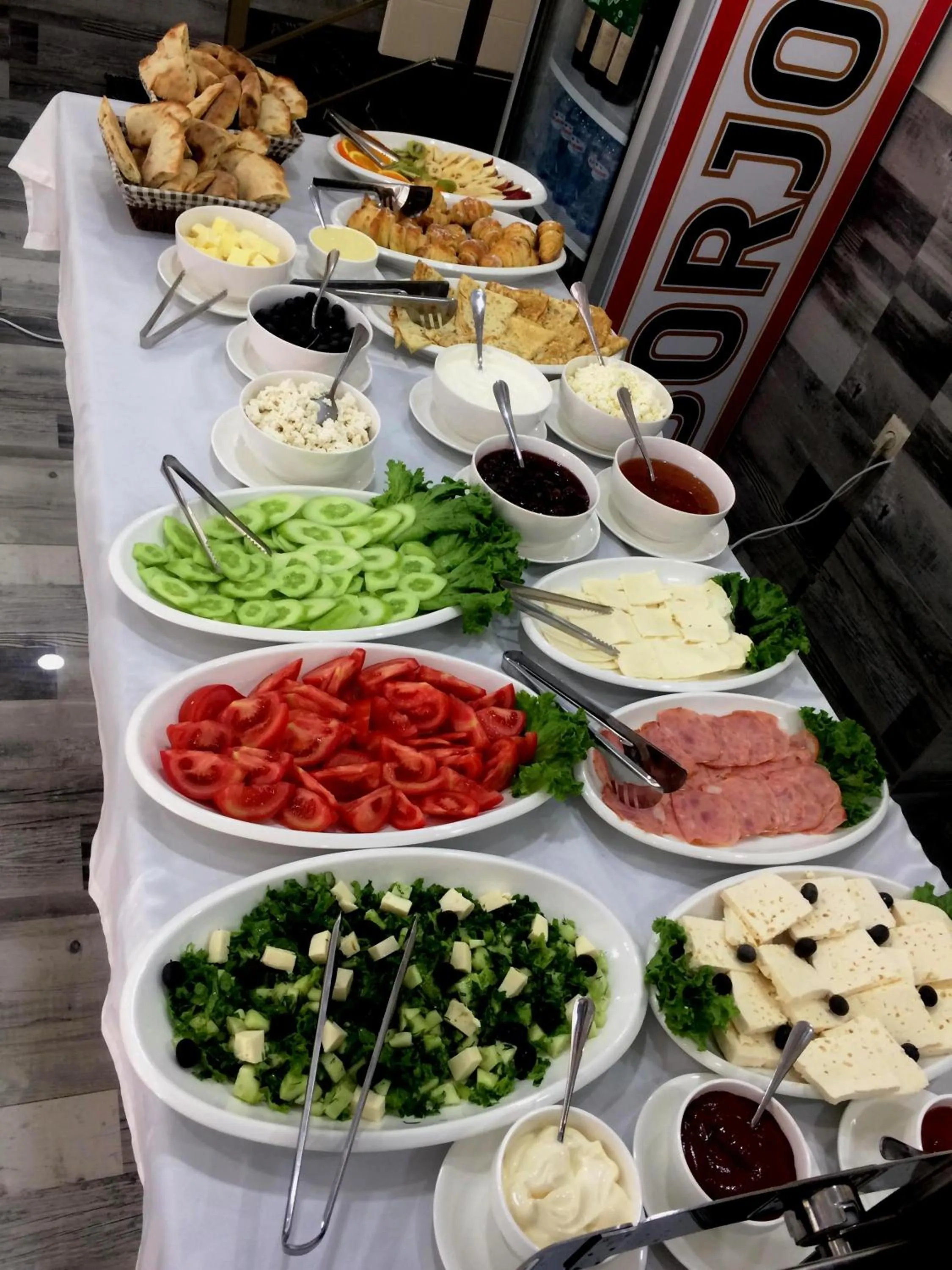 Restaurant/places to eat in Hotel Aristocrat Batumi