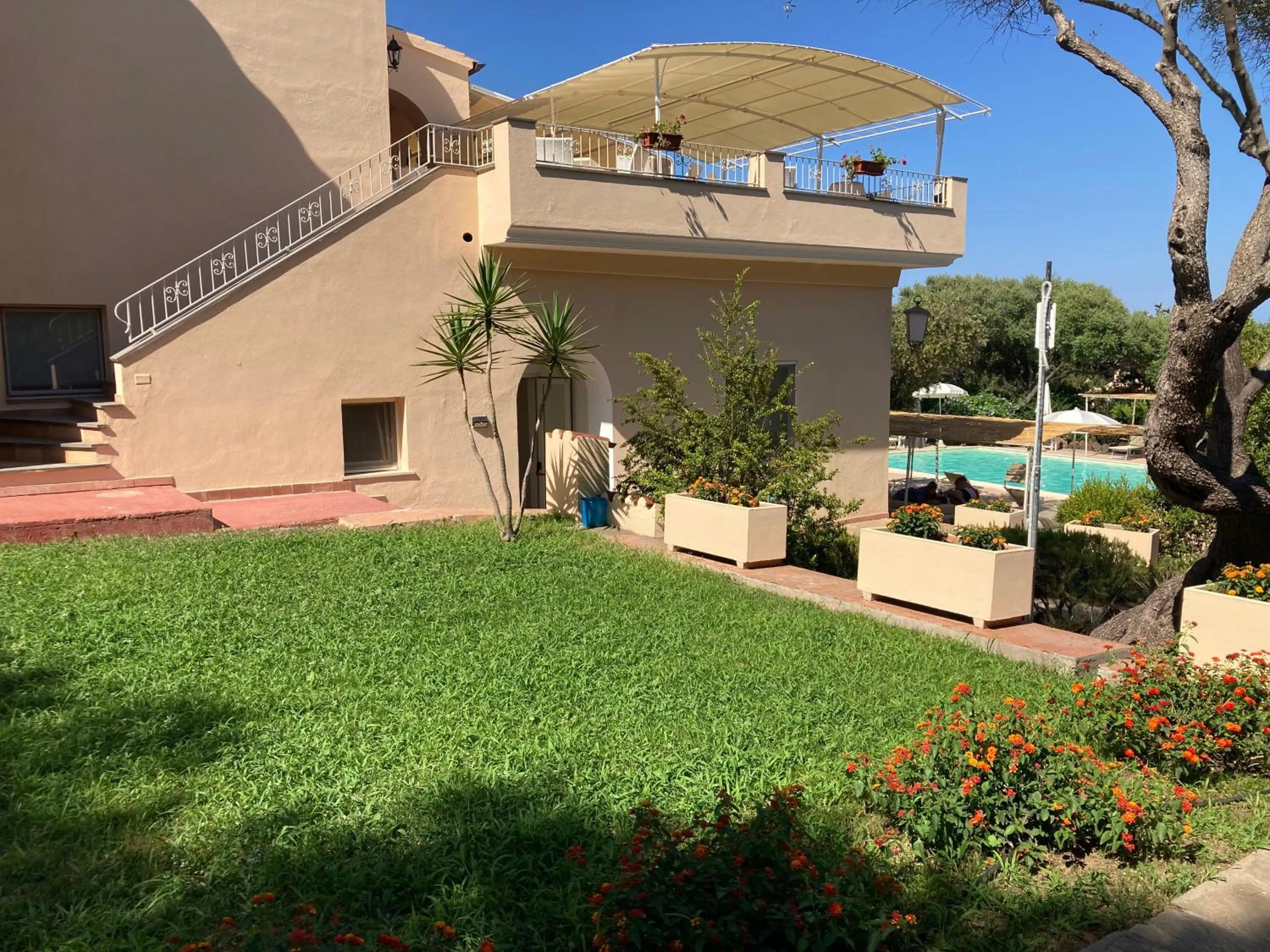 Property building in Hotel Villa Campana