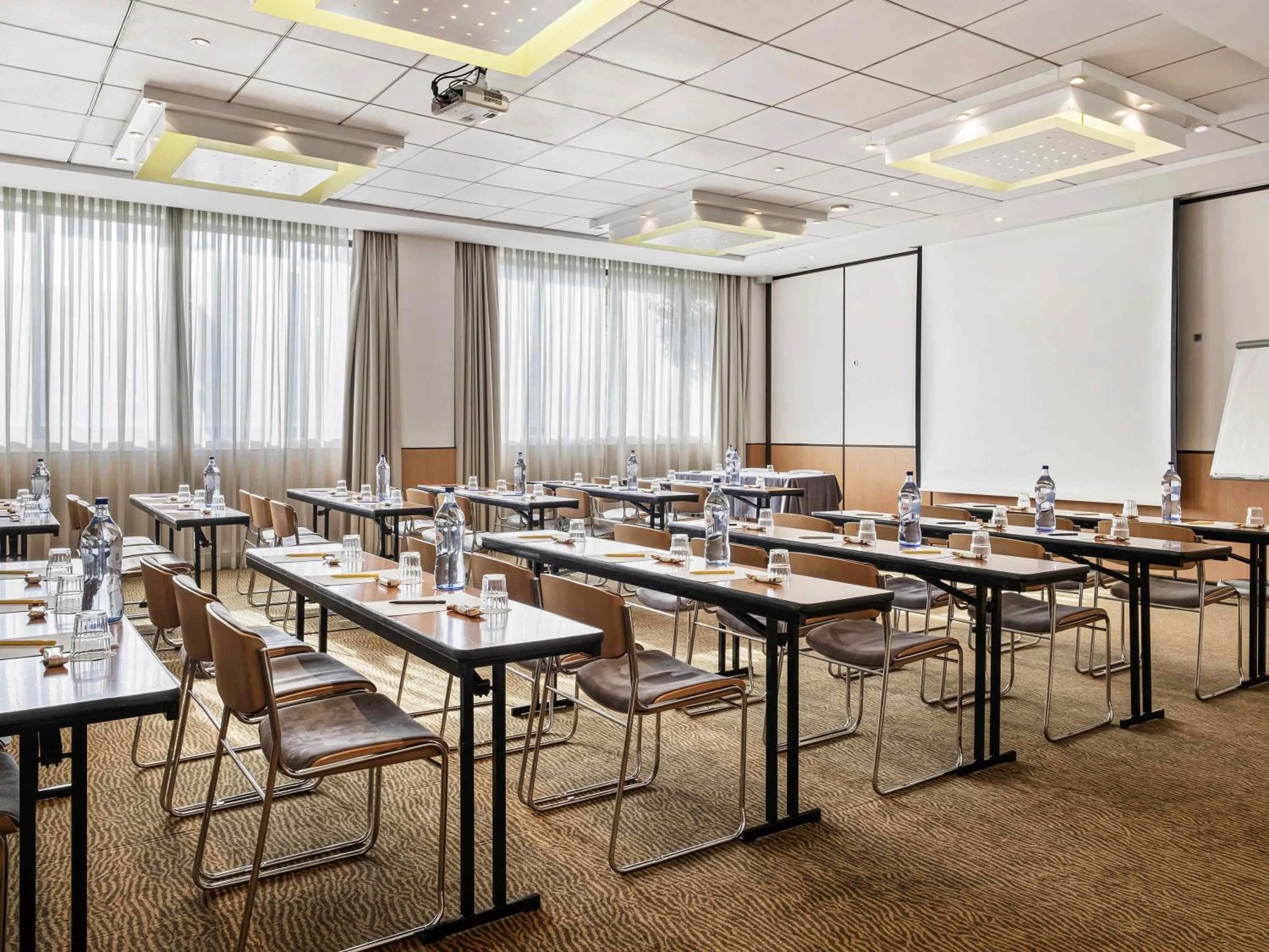 Meeting/conference room in Novotel Lisboa