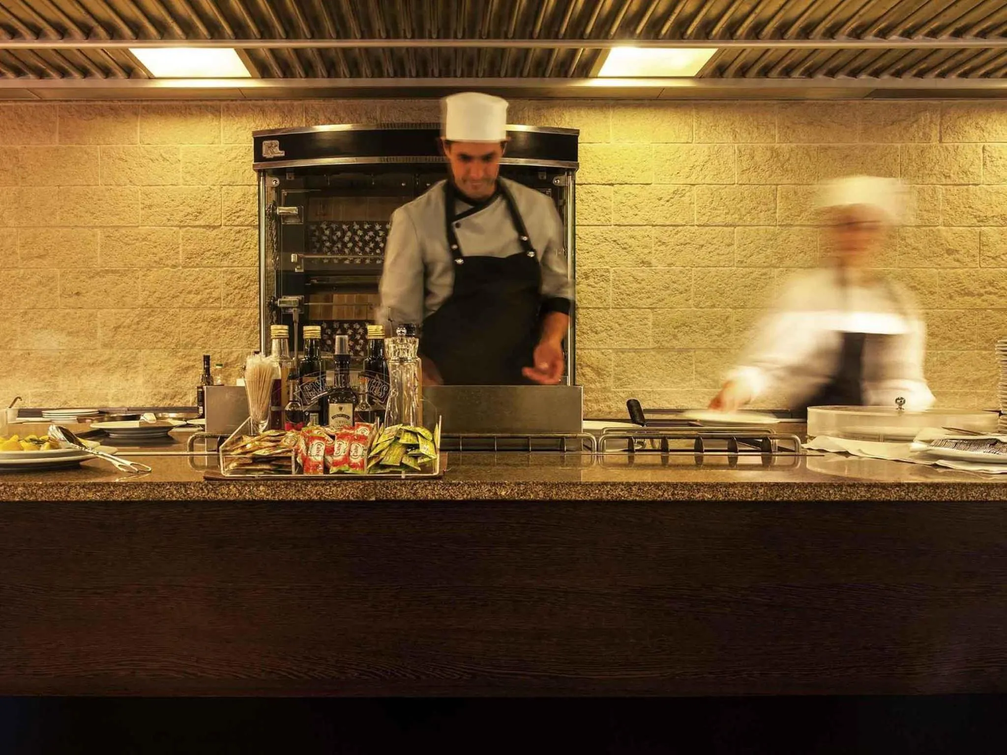 Restaurant/places to eat in Novotel Lisboa