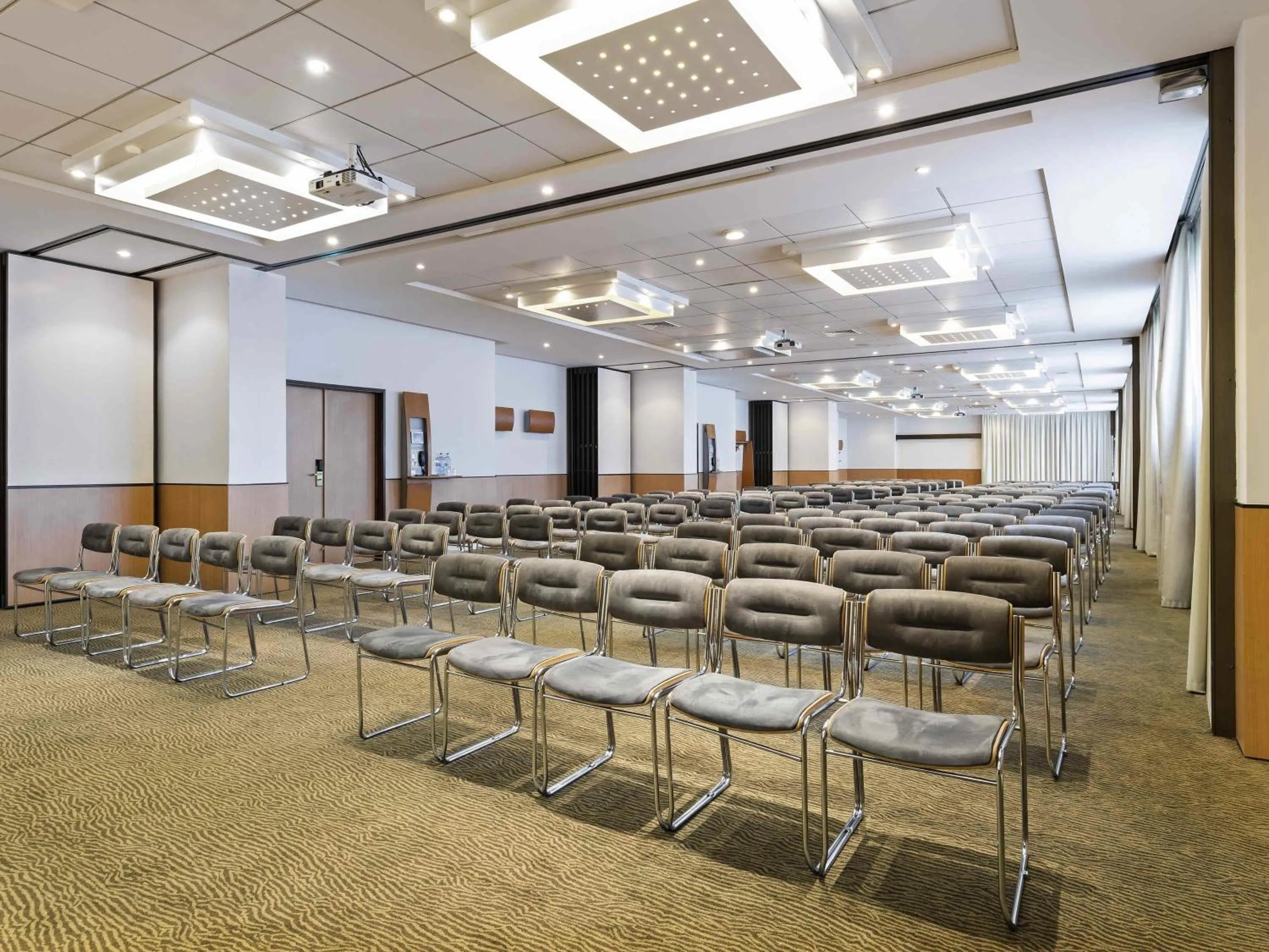 Meeting/conference room in Novotel Lisboa
