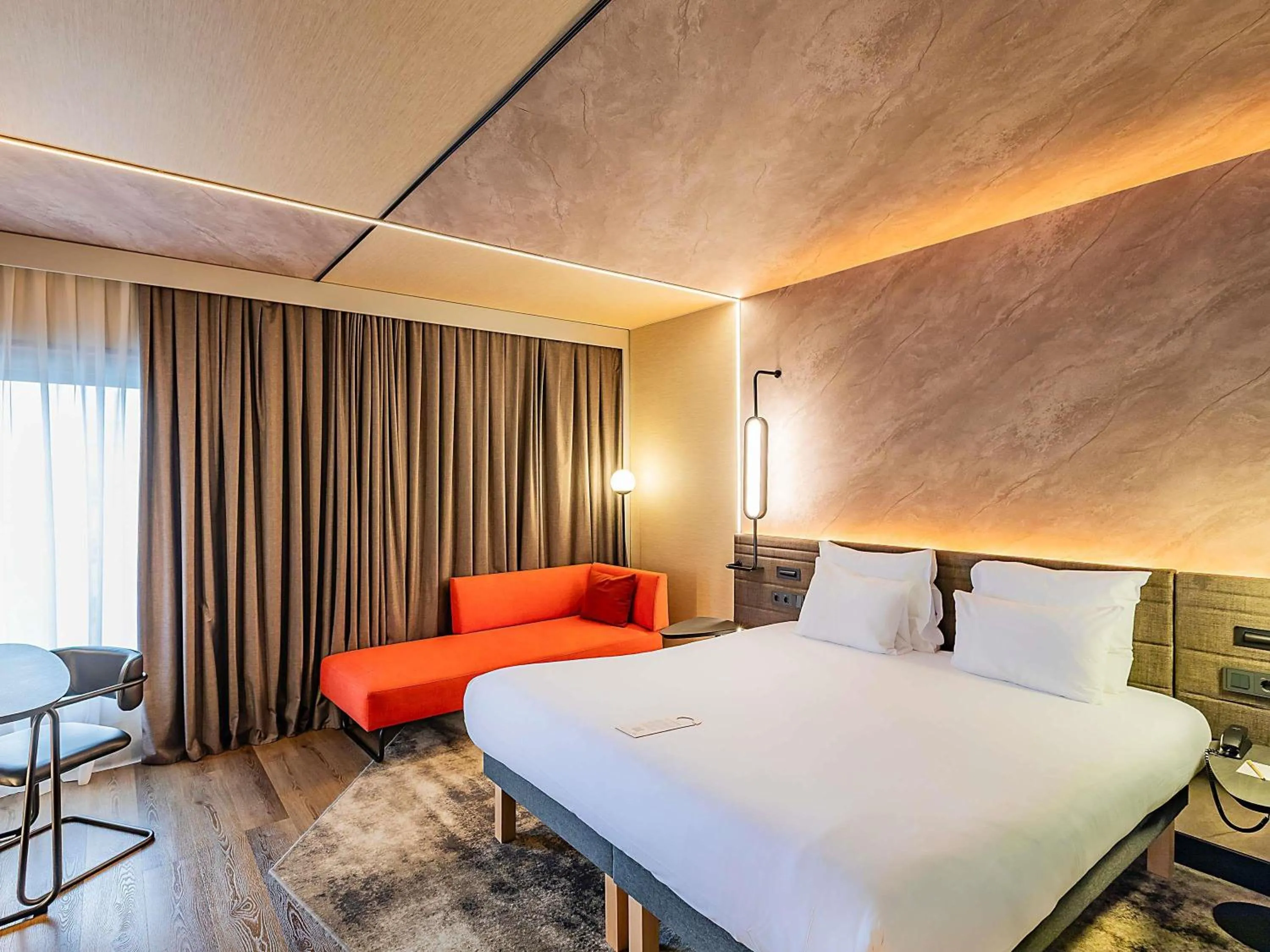 Bedroom, Bed in Novotel Lisboa