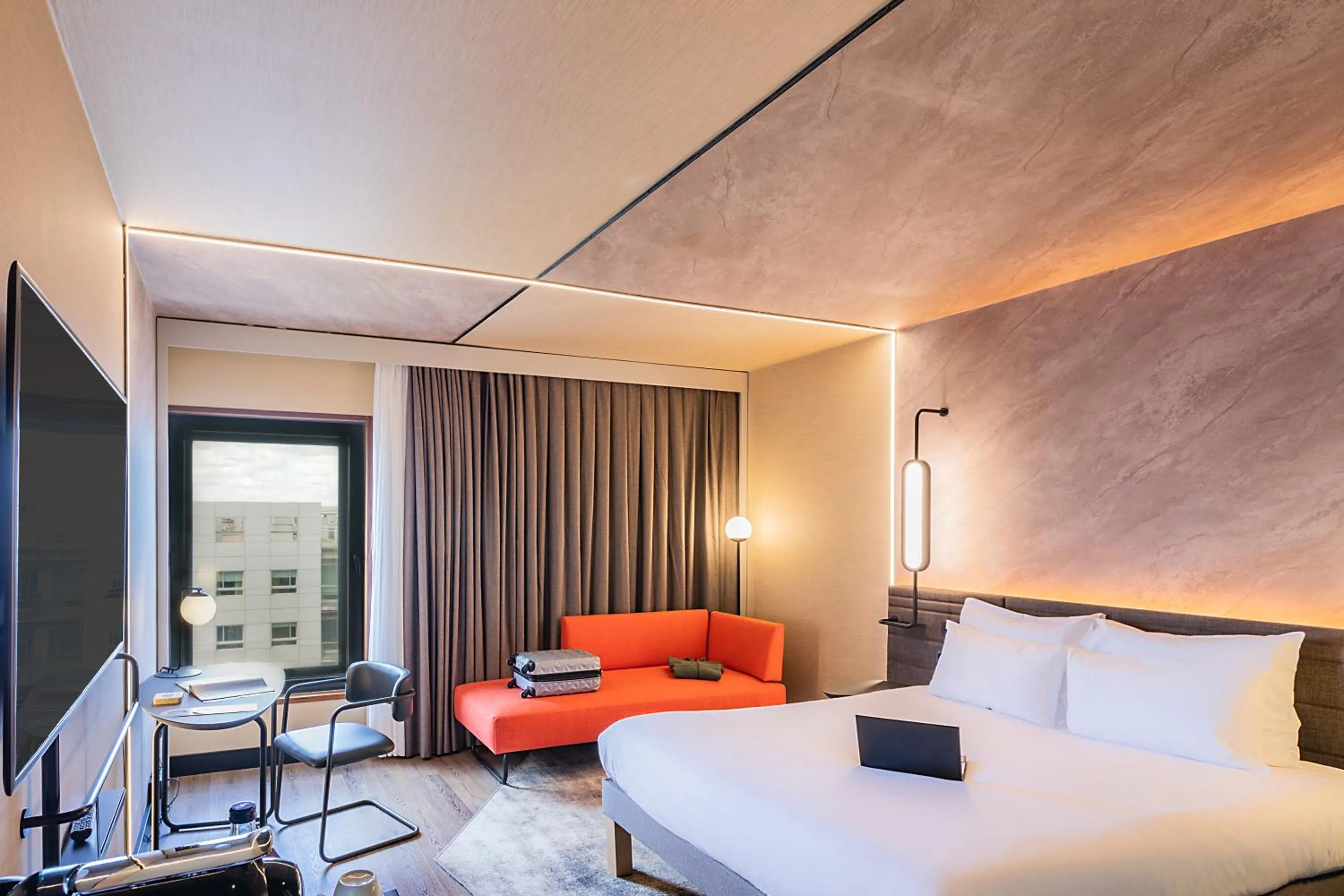 Bed in Novotel Lisboa