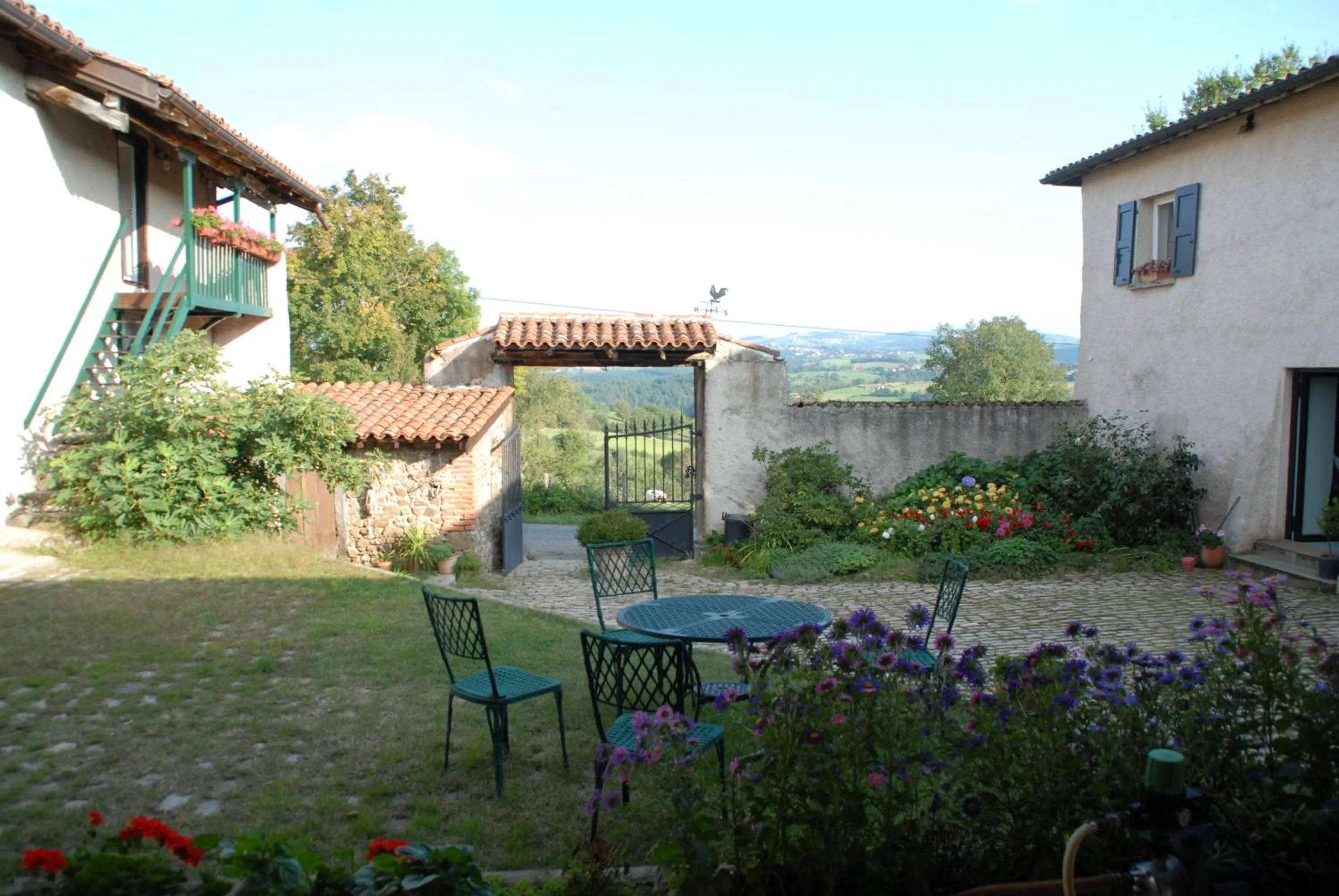 Facade/entrance in Chez Jacotte et Elia