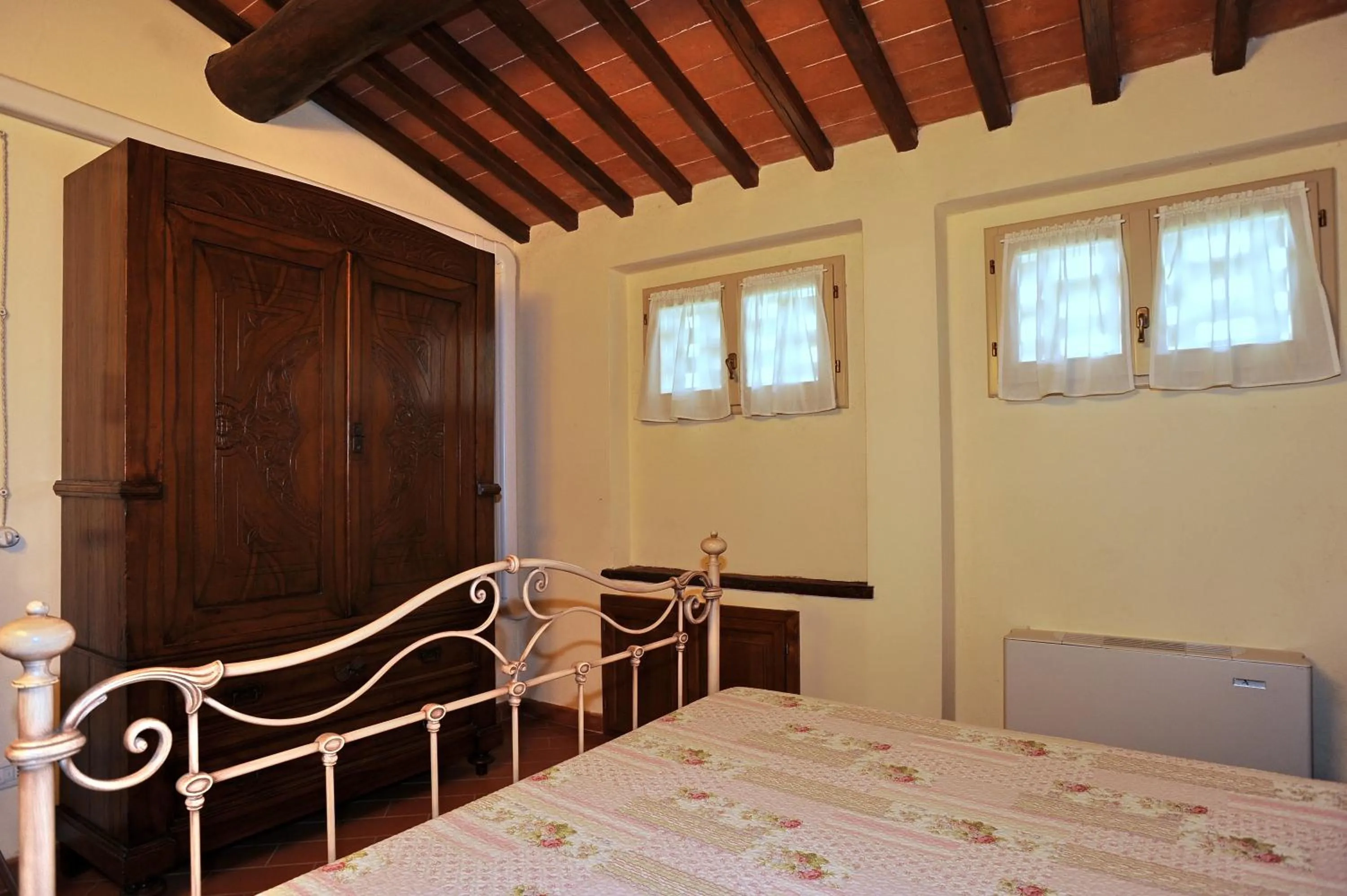 Bed in Erboli Residence