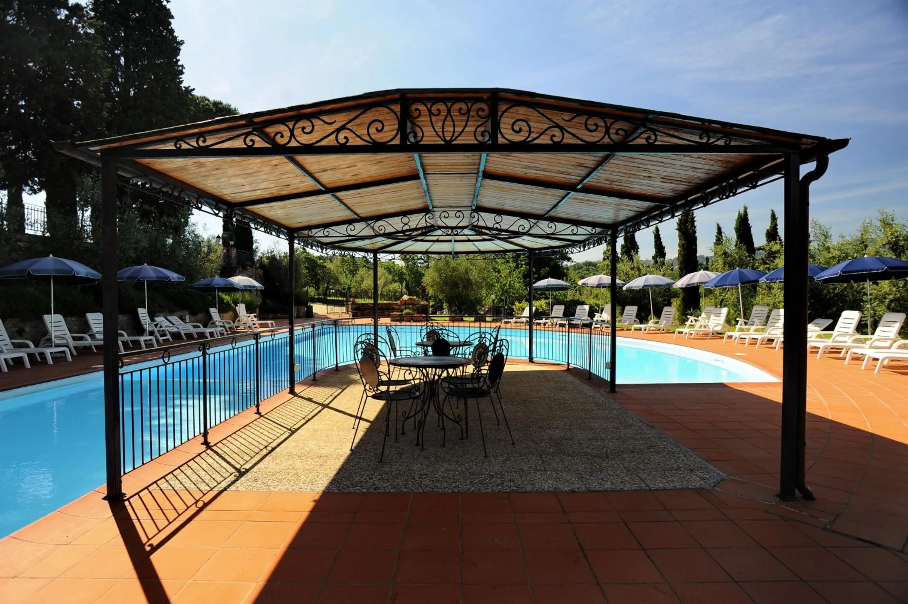 Swimming pool in Erboli Residence