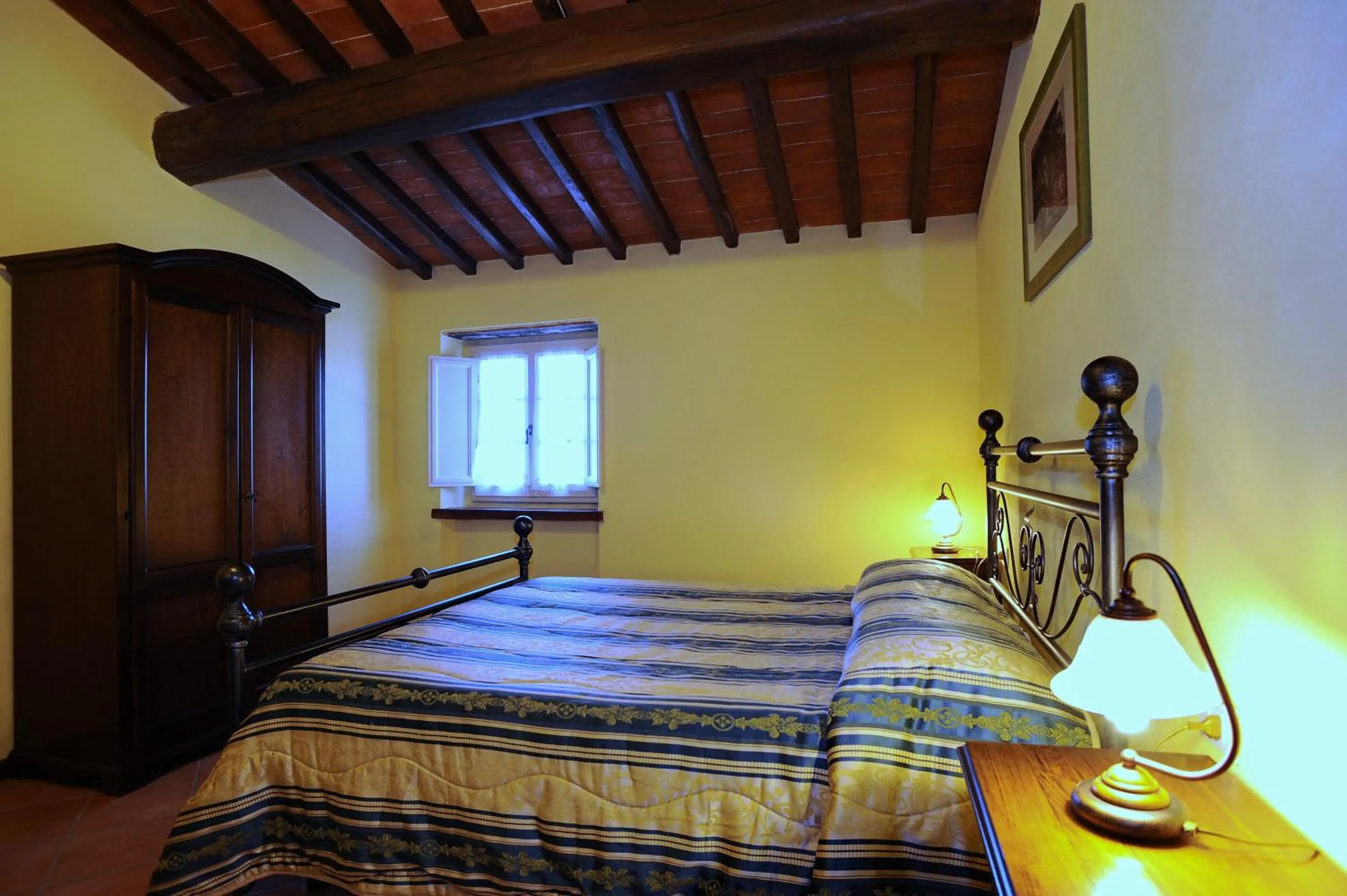 Bed in Erboli Residence