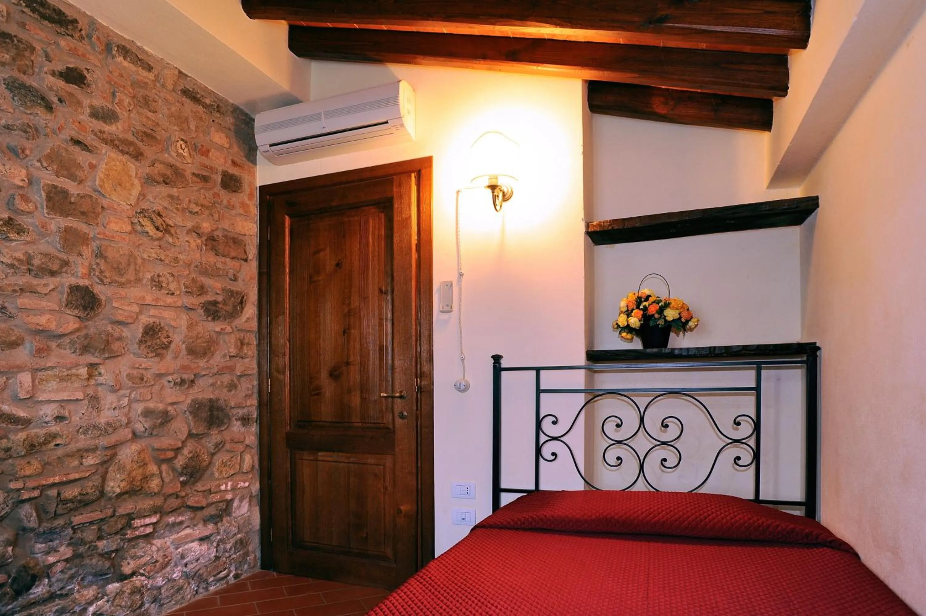 Bed in Erboli Residence