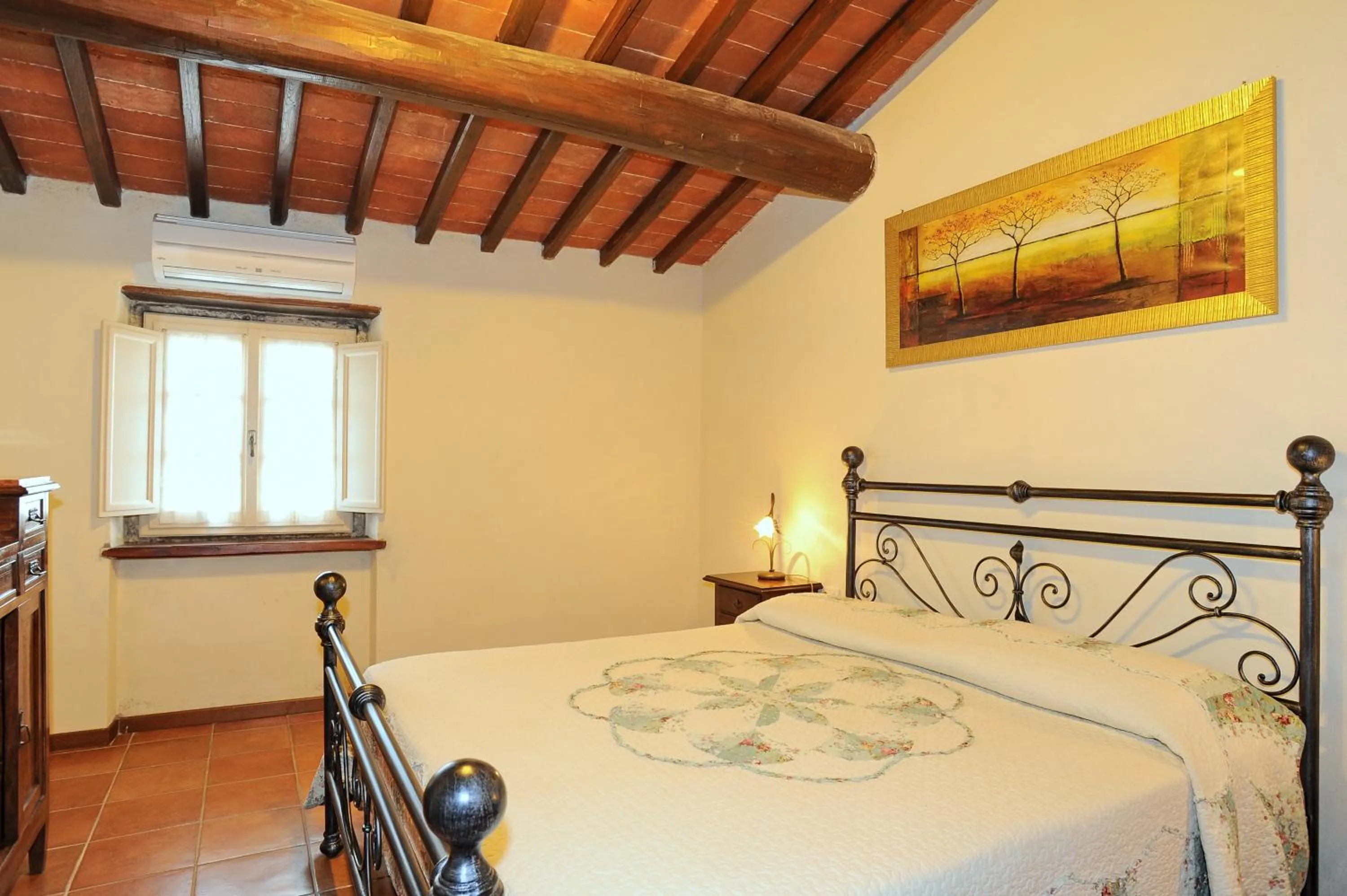 Bed in Erboli Residence