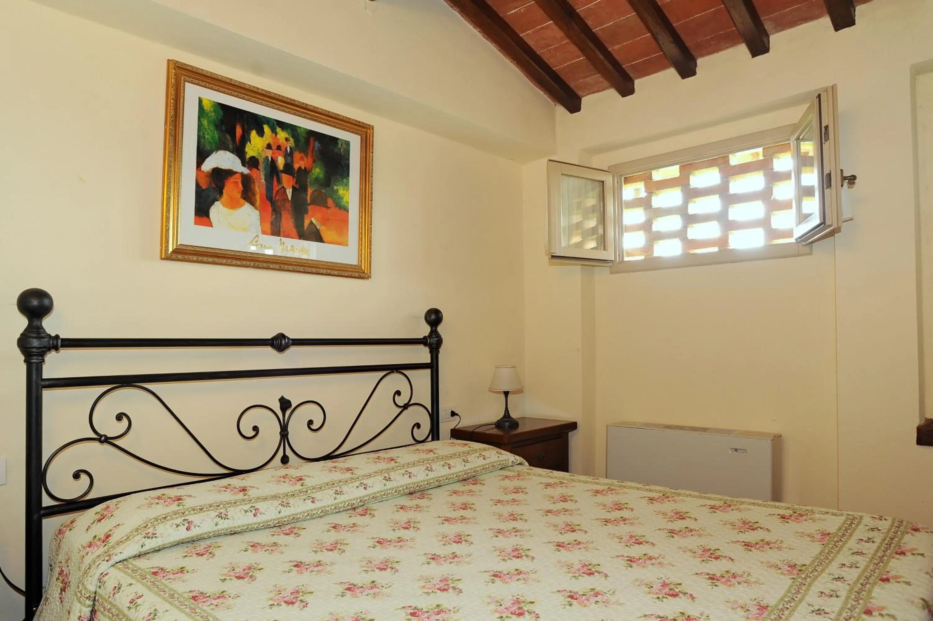 Bed in Erboli Residence