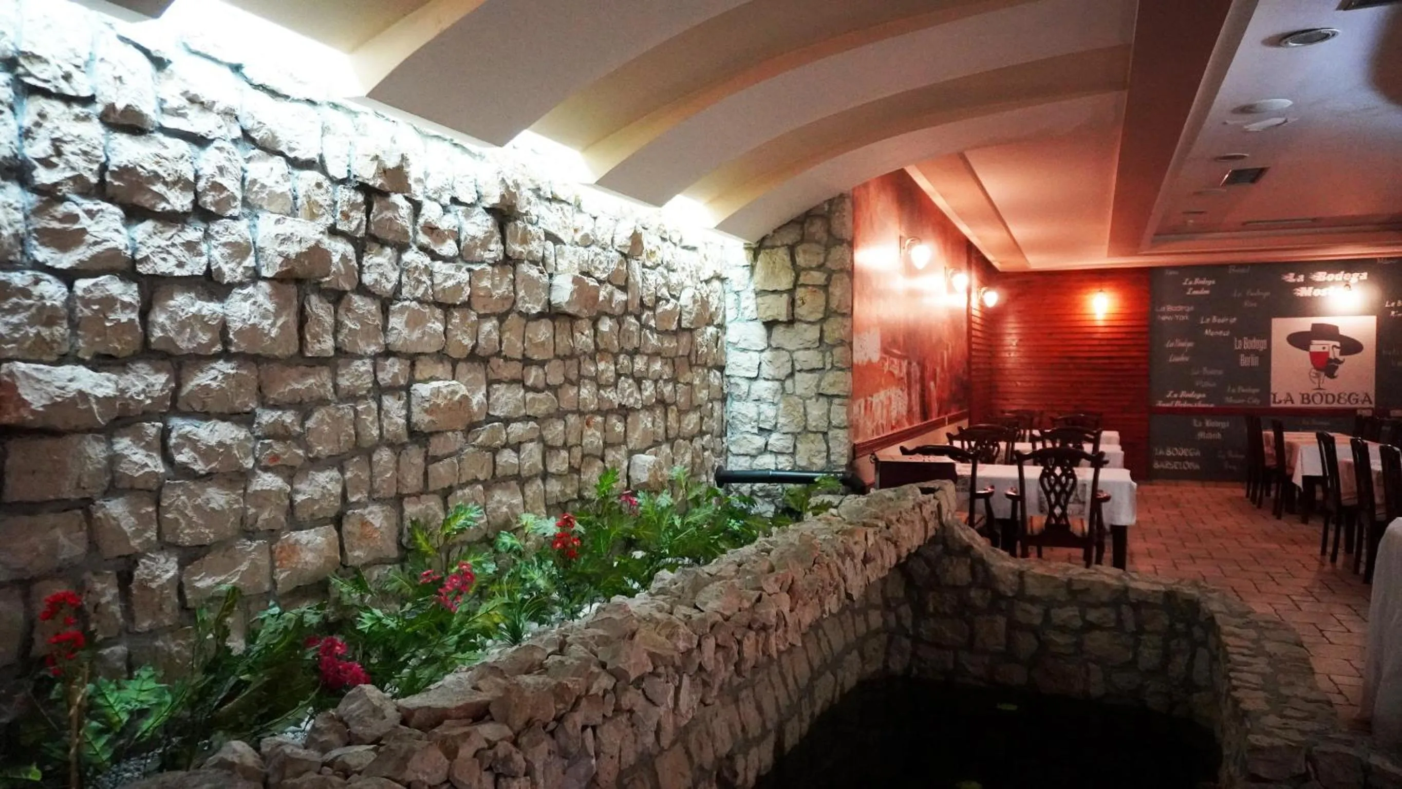 Restaurant/places to eat in Hotel Vila Ivanković