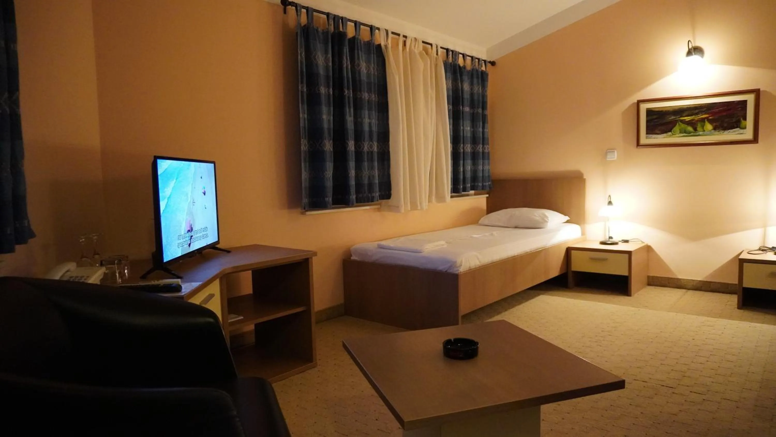TV and multimedia, Bed in Hotel Vila Ivanković