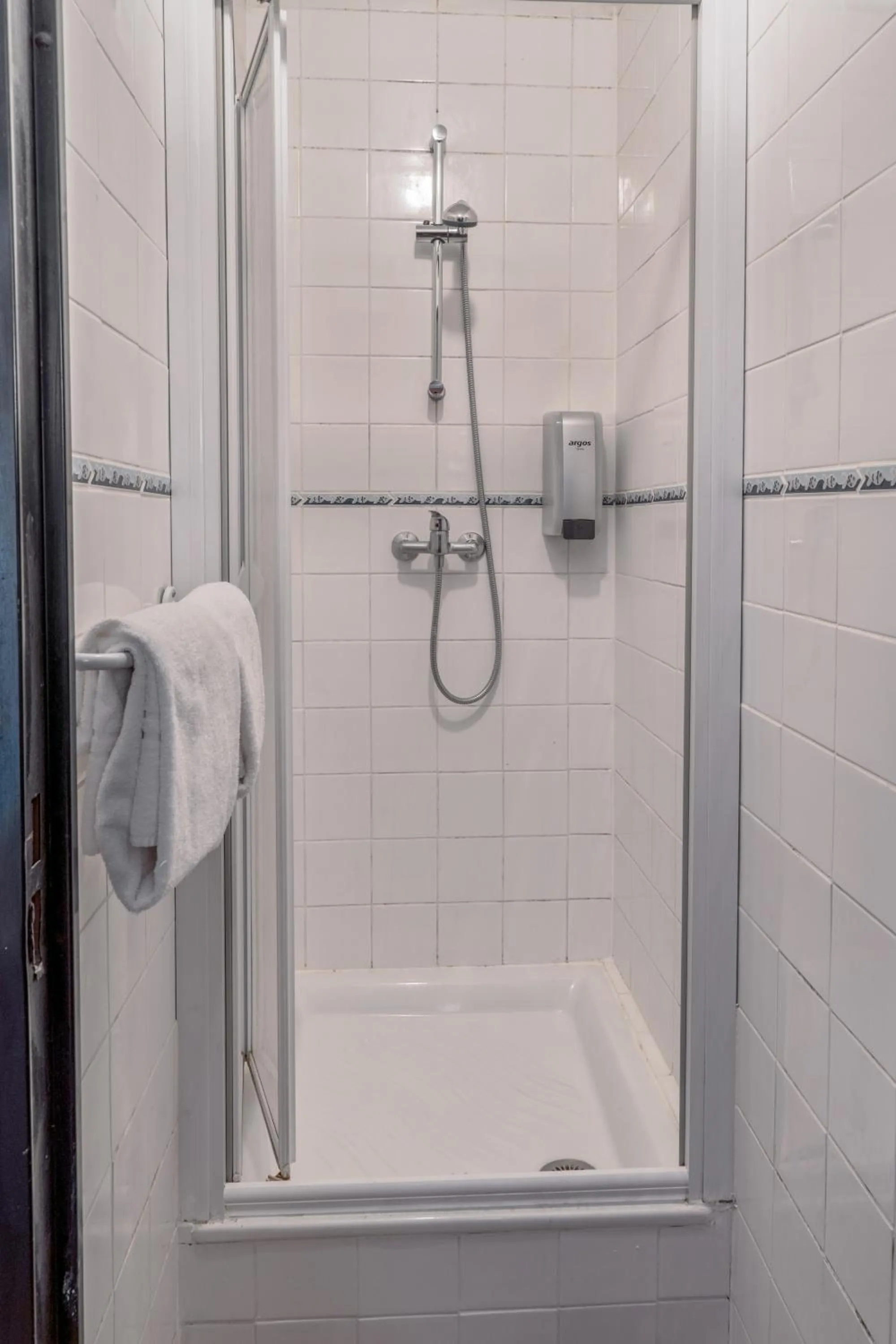 Bathroom in Premiere Classe Rouen Nord - Barentin