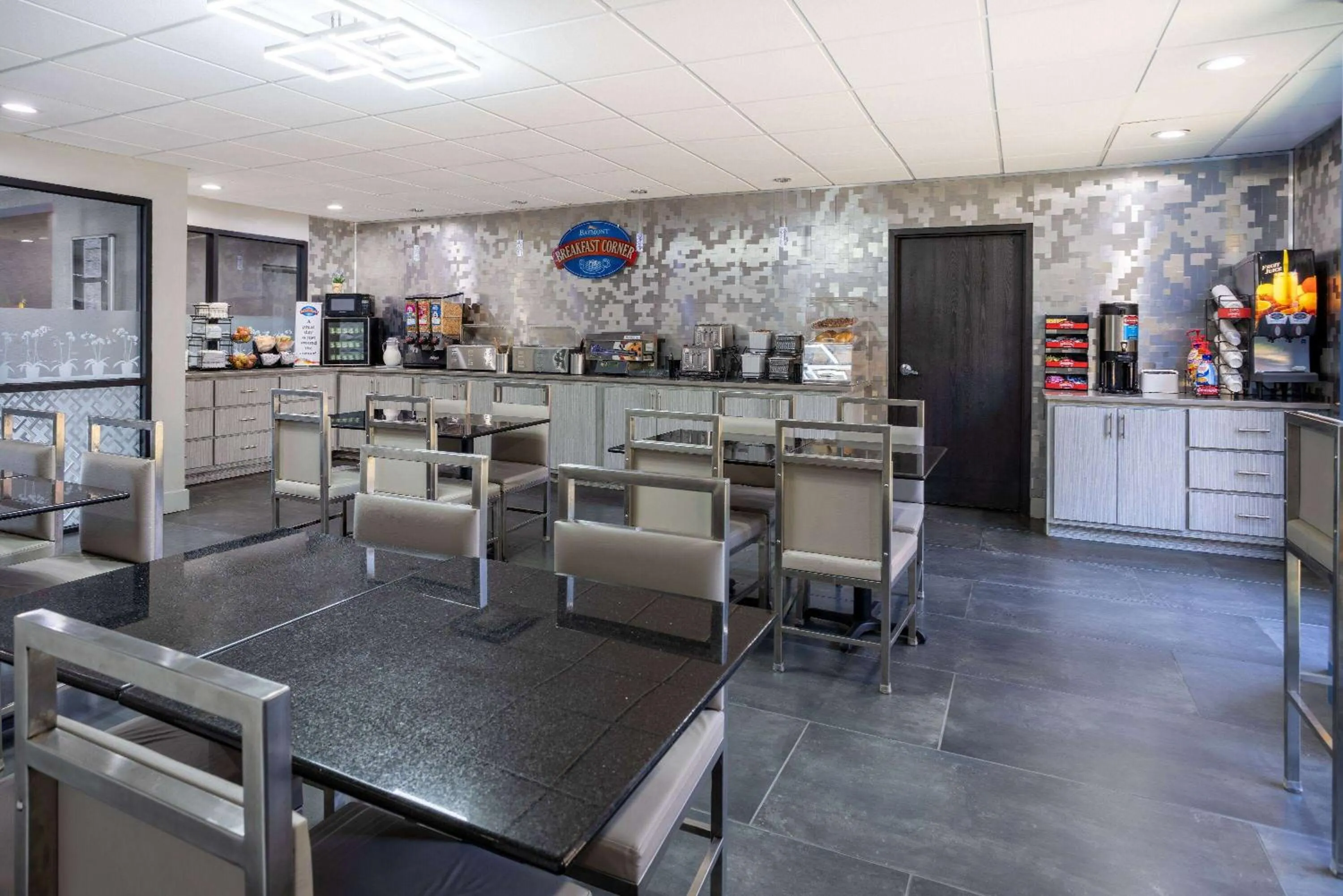 Breakfast in Baymont by Wyndham La Vergne Nashville I-24 East