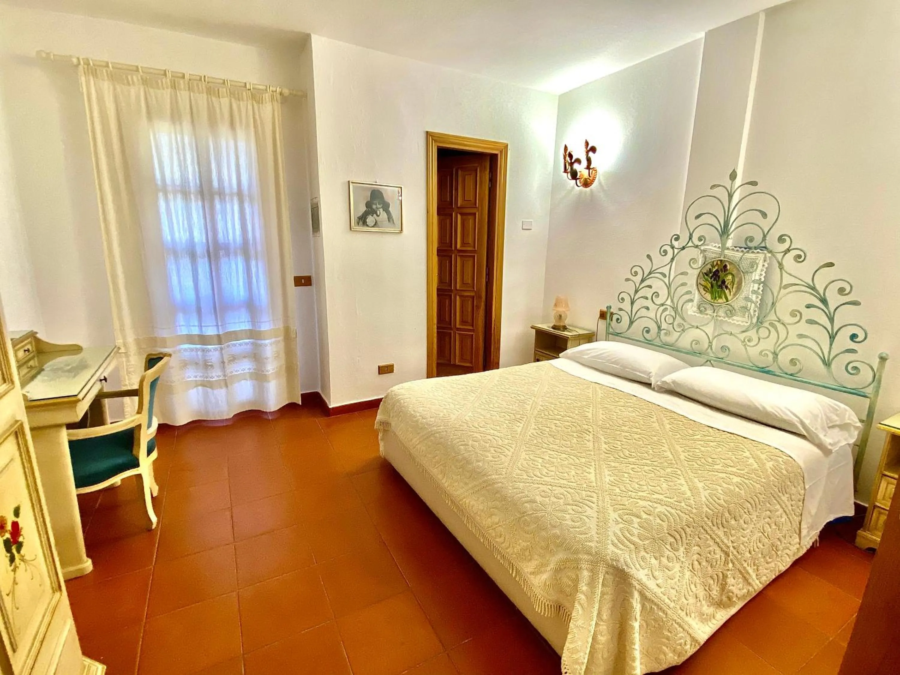 Bed in Hotel Grazia Deledda