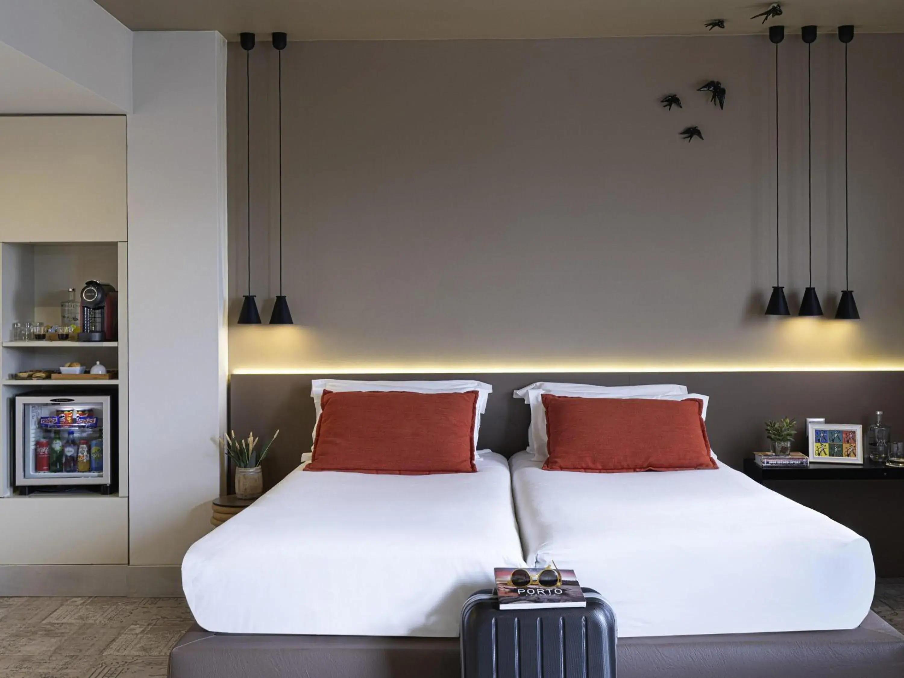 Triple Room with Twin beds and Sofa Bed in Mercure Porto Centro Santa Catarina Triple Room with Twin beds and Sofa Bed in Mercure Porto Centro Santa Catarina