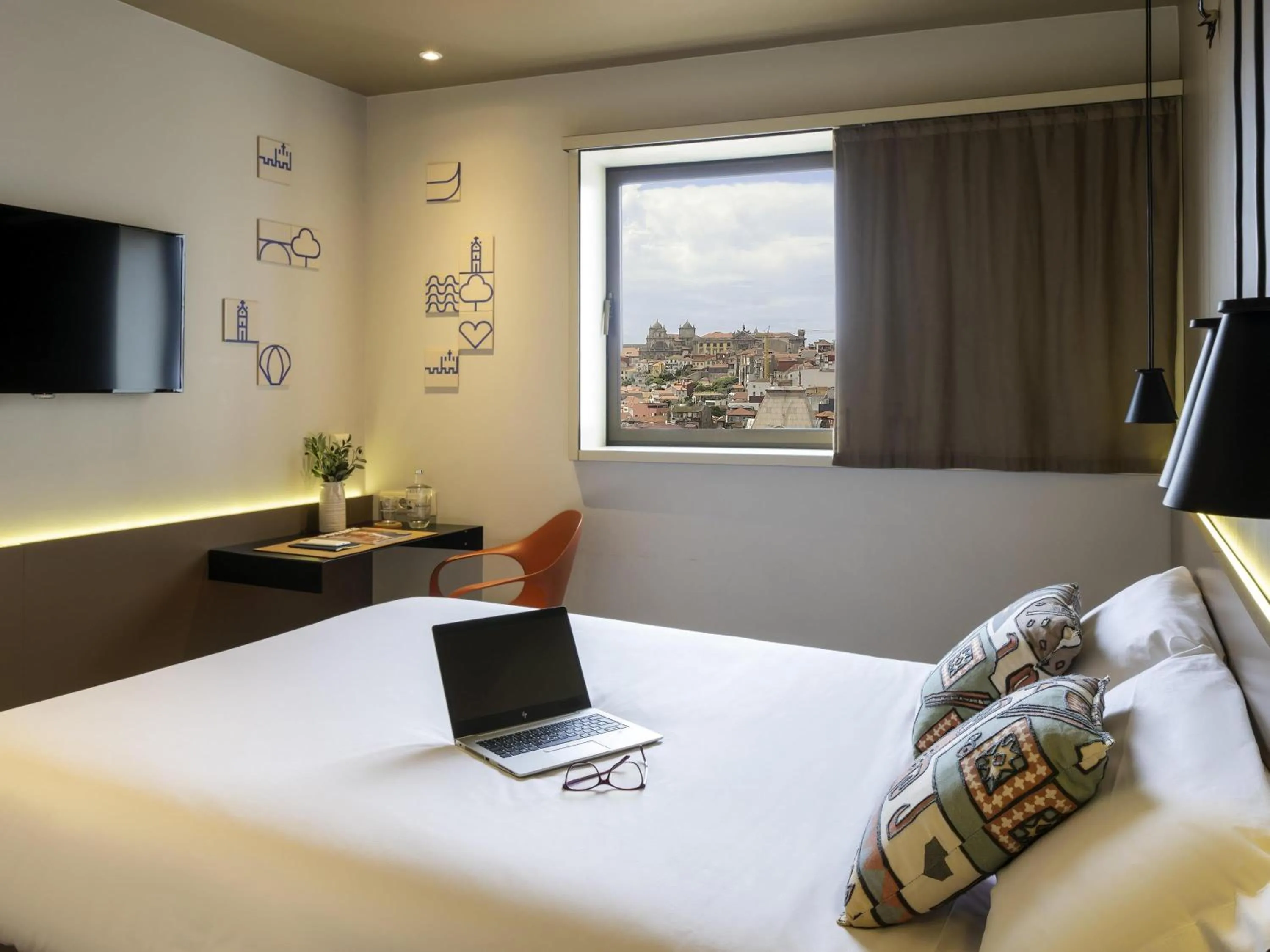 Bedroom, Bed in Mercure Porto Centro Santa Catarina