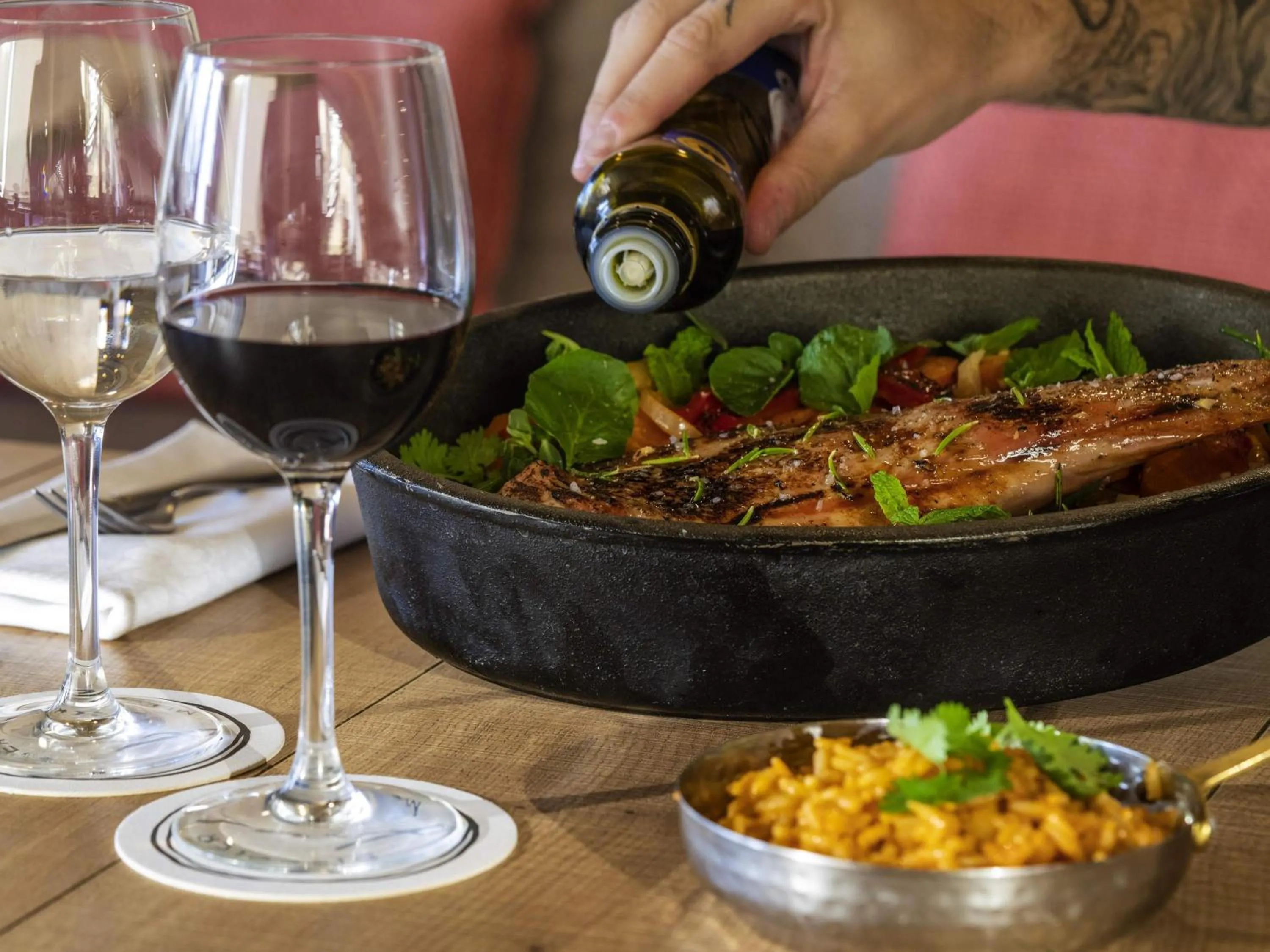 Restaurant/places to eat in Mercure Porto Centro Santa Catarina