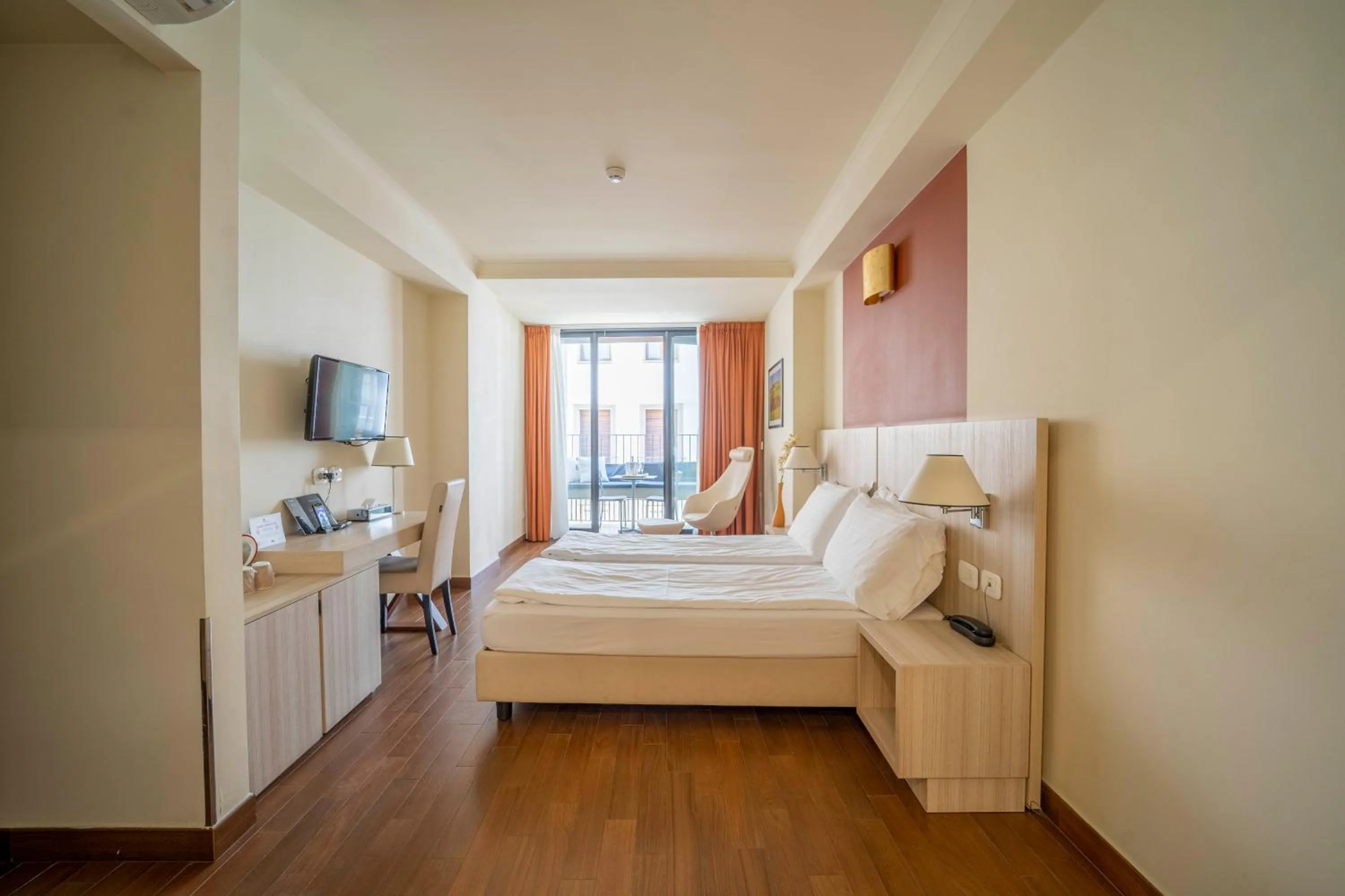 Bedroom, Bed in Hotel della Signoria