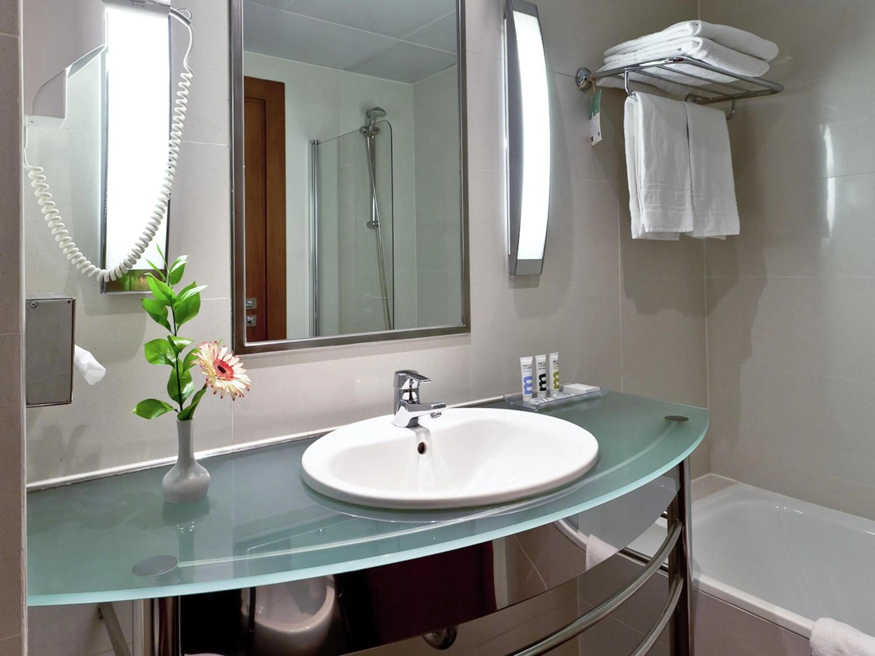 Bedroom in Hotel Mercure Lisboa