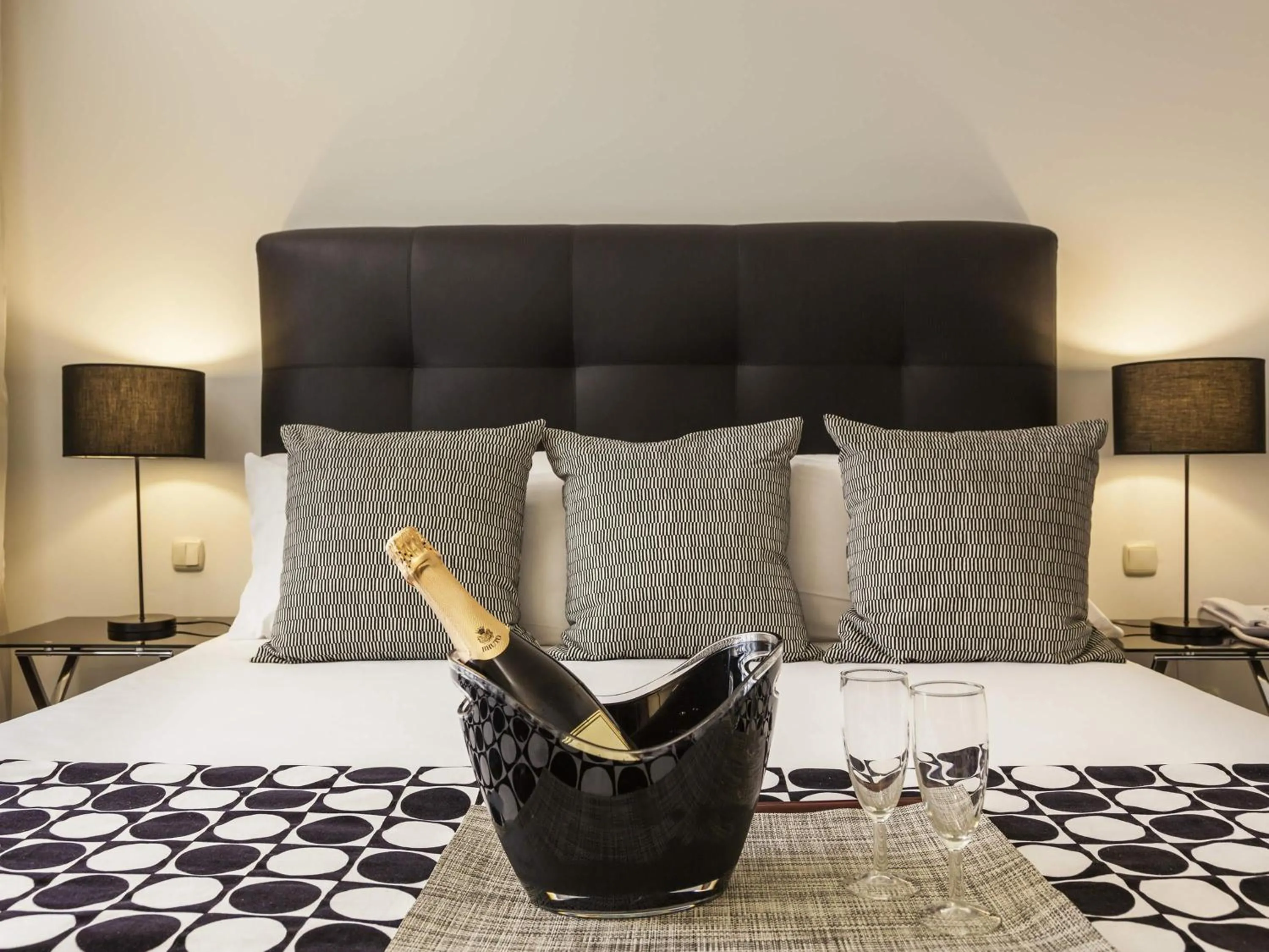 Bedroom, Bed in Hotel Mercure Lisboa