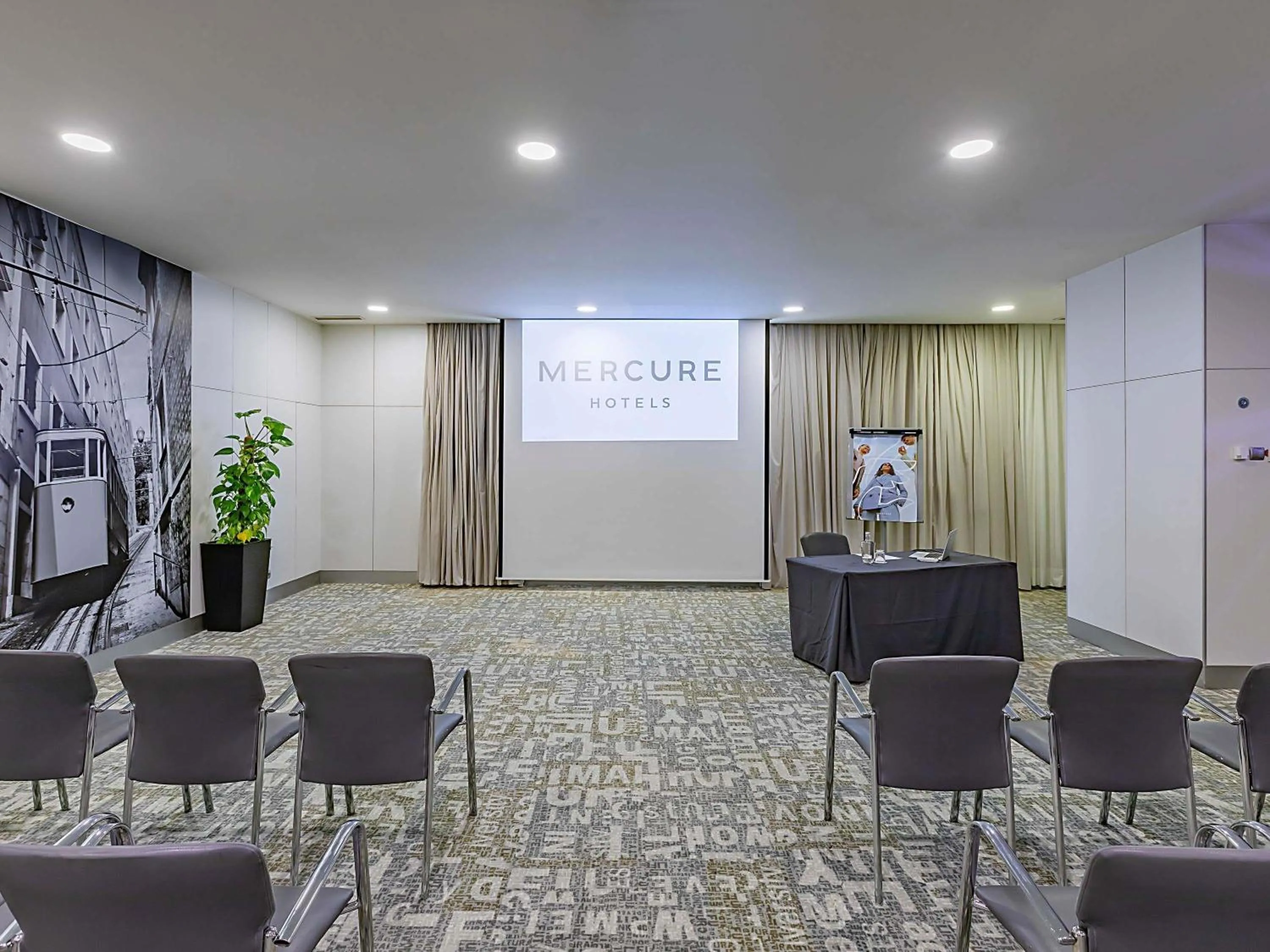 Meeting/conference room in Hotel Mercure Lisboa