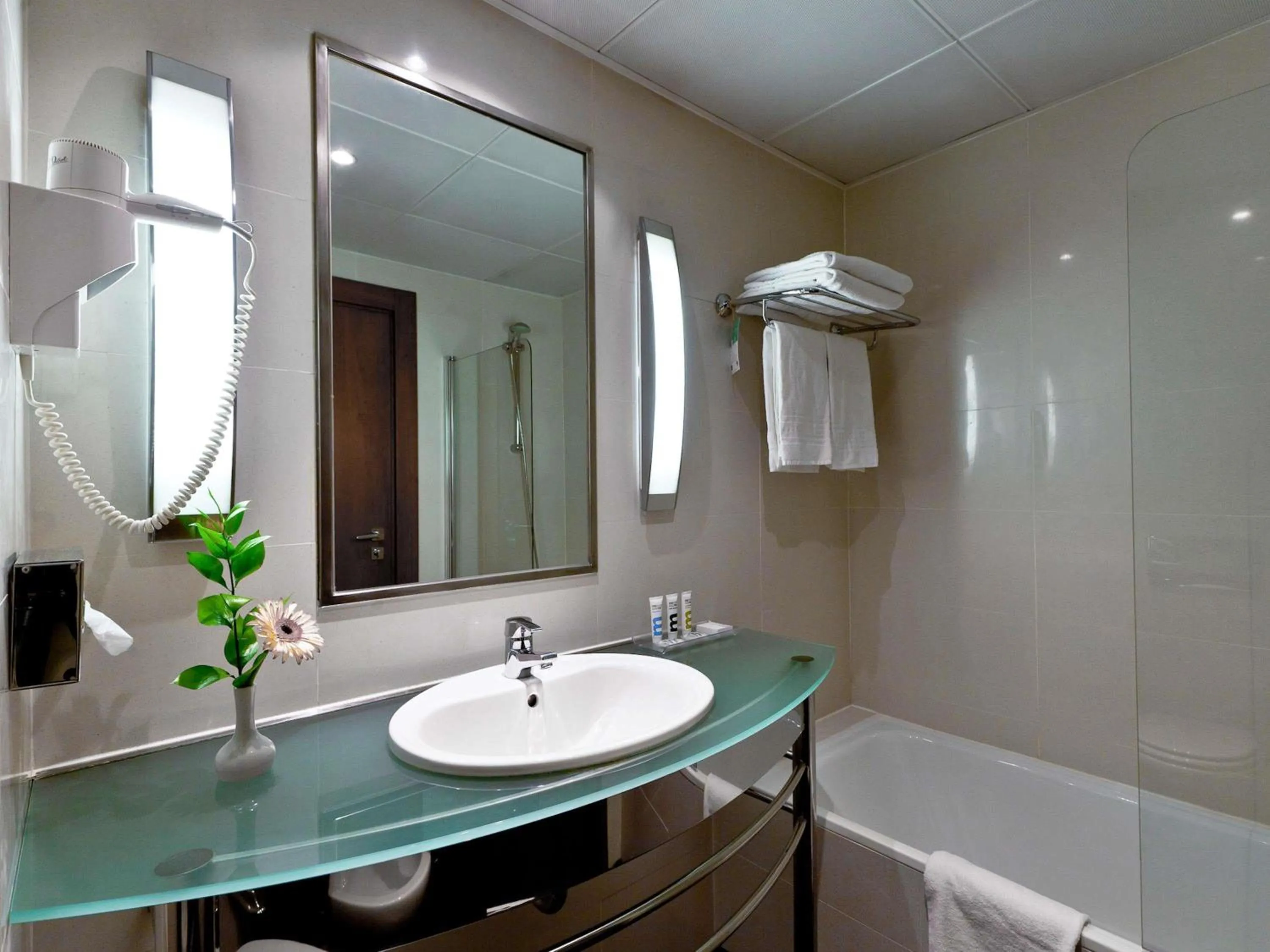 Bedroom in Hotel Mercure Lisboa