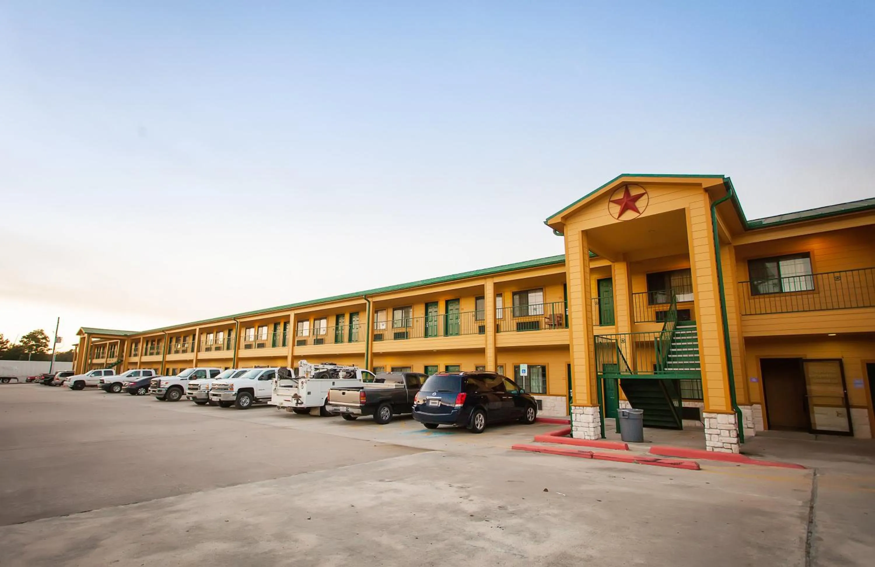 Property building in Scottish Inn & Suites