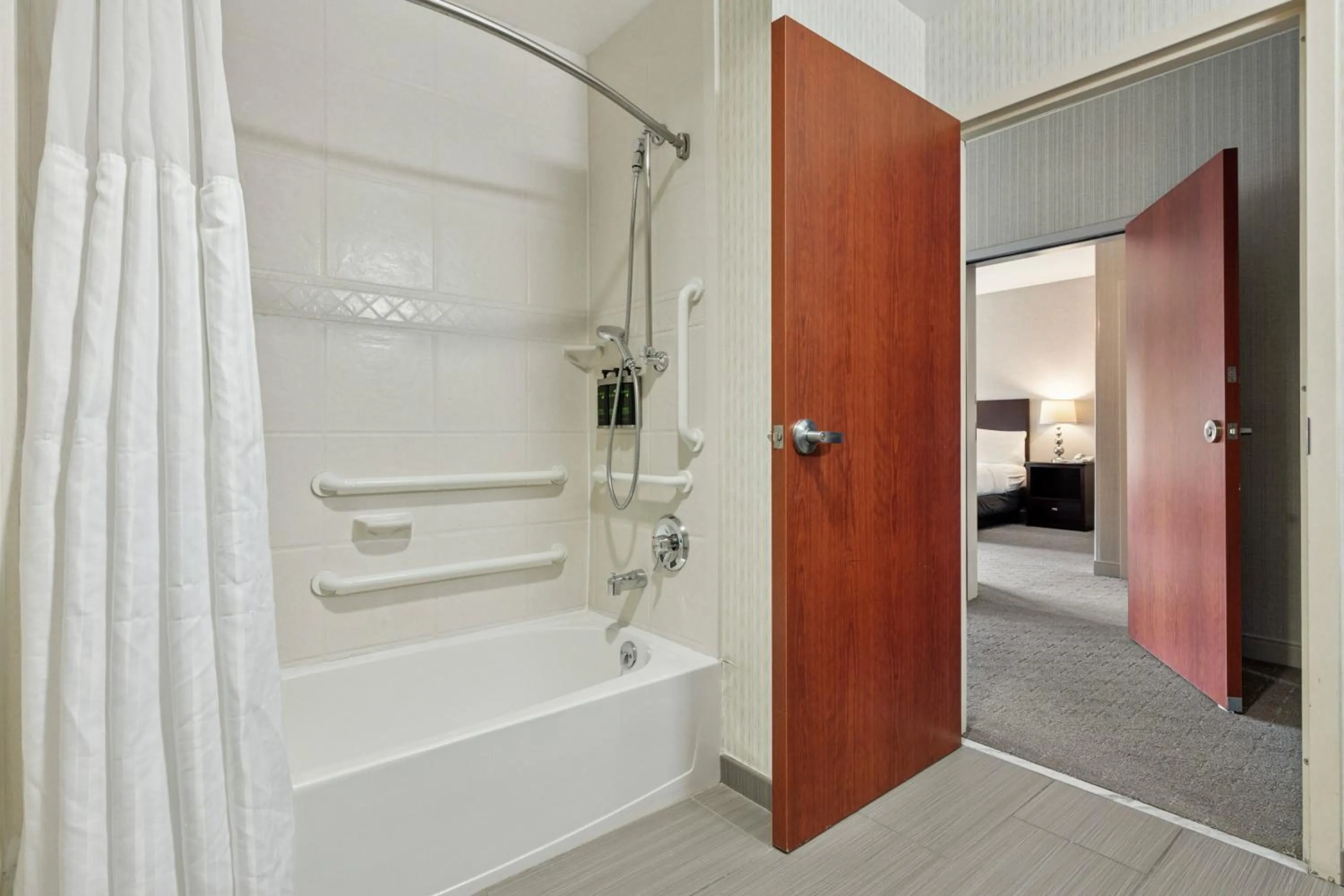 Bathroom in The Hotel Warner