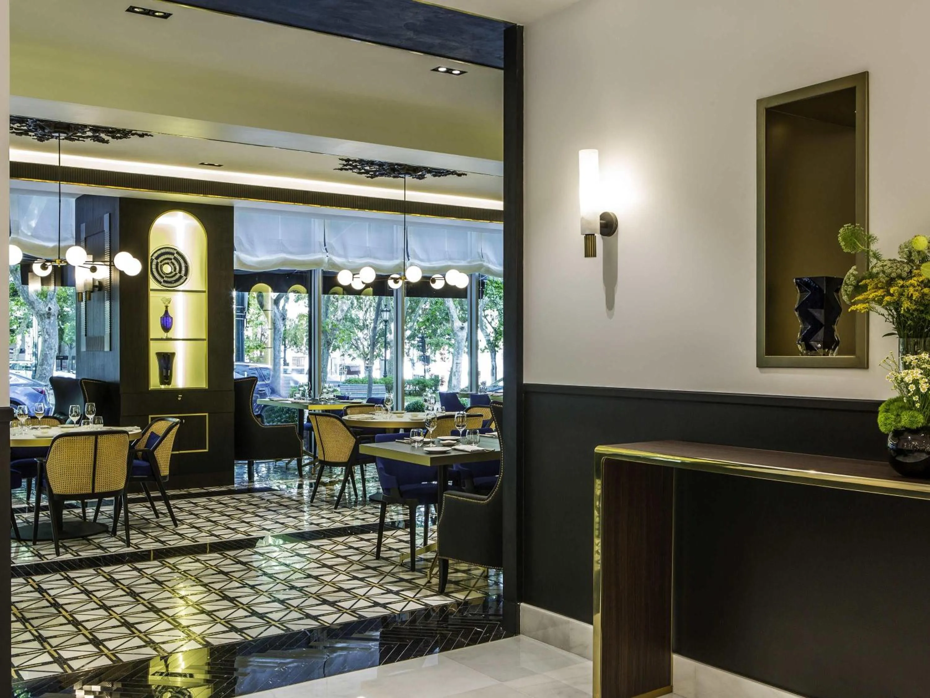 Restaurant/places to eat in Sofitel Lisbon Liberdade