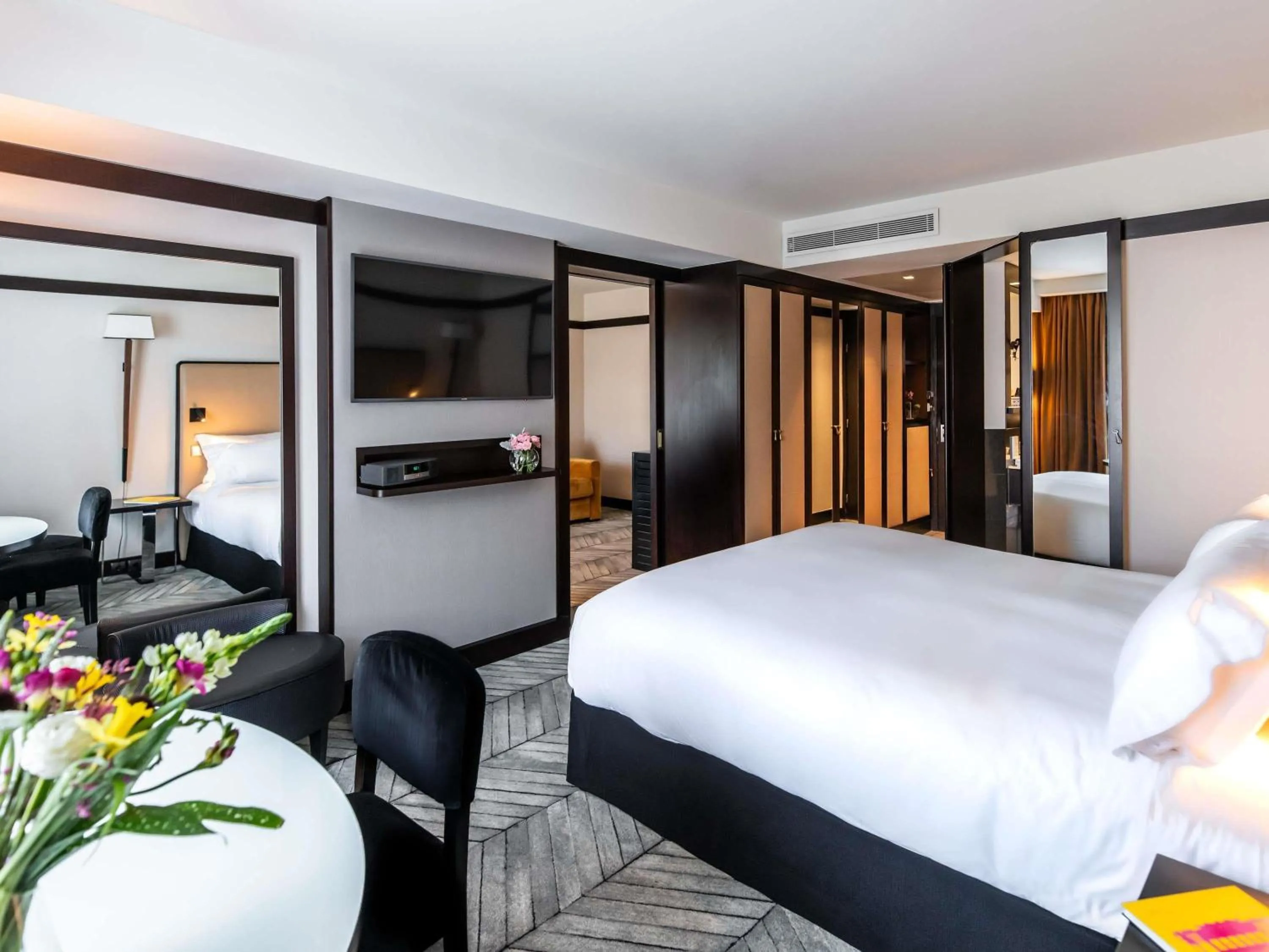 Bedroom, Bed in Sofitel Lisbon Liberdade