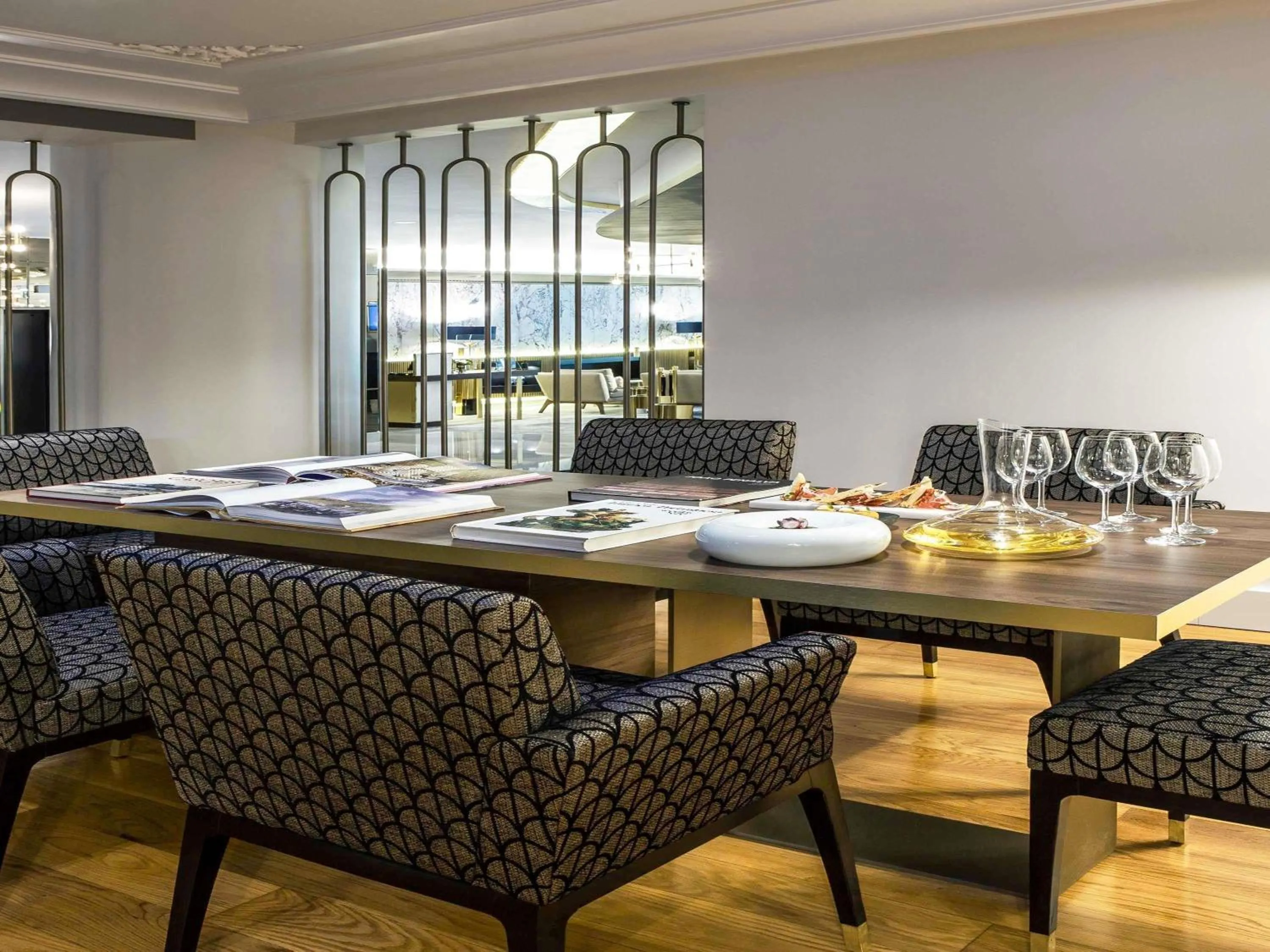 Lounge or bar in Sofitel Lisbon Liberdade