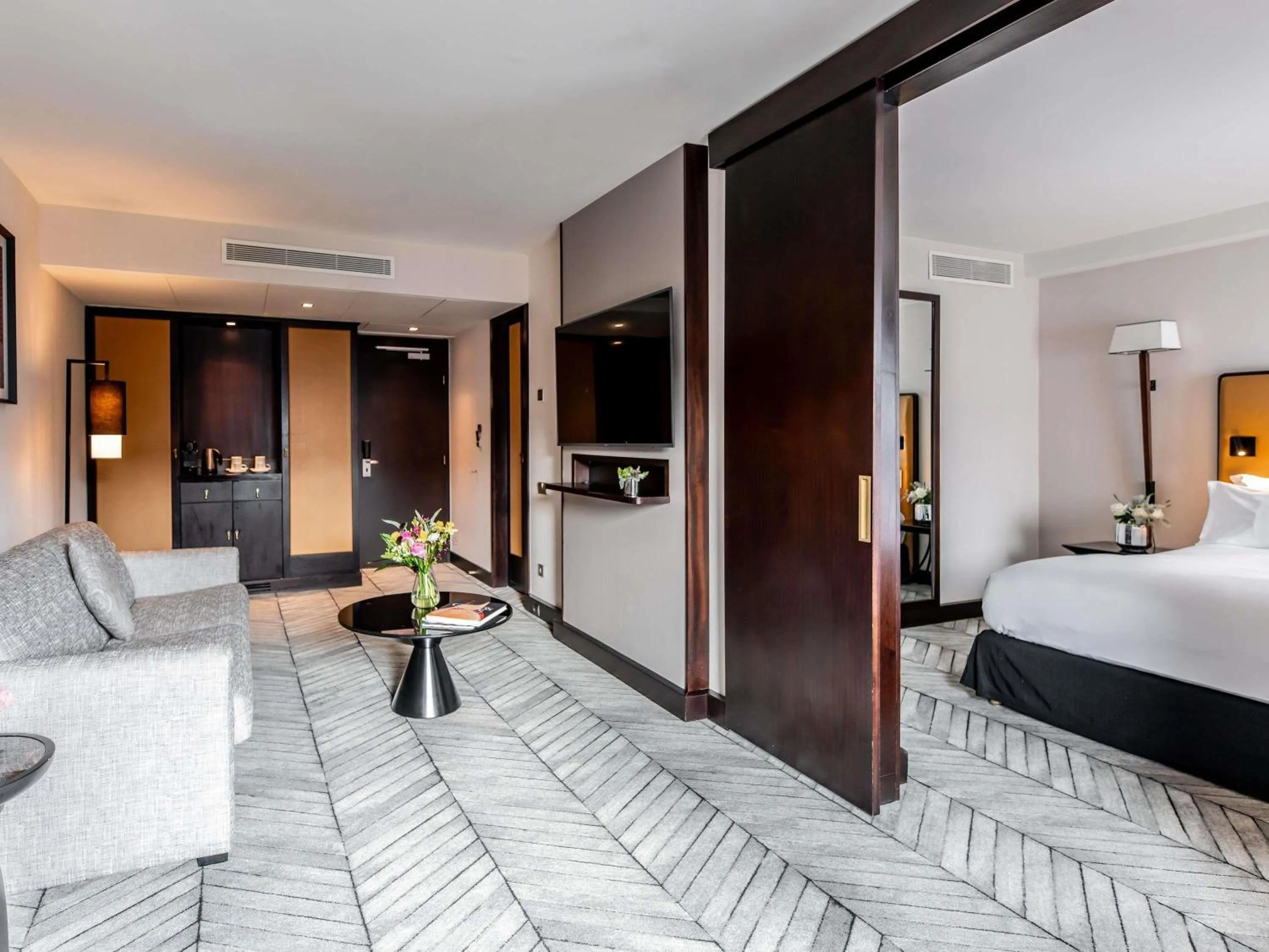 Bedroom, Bed in Sofitel Lisbon Liberdade