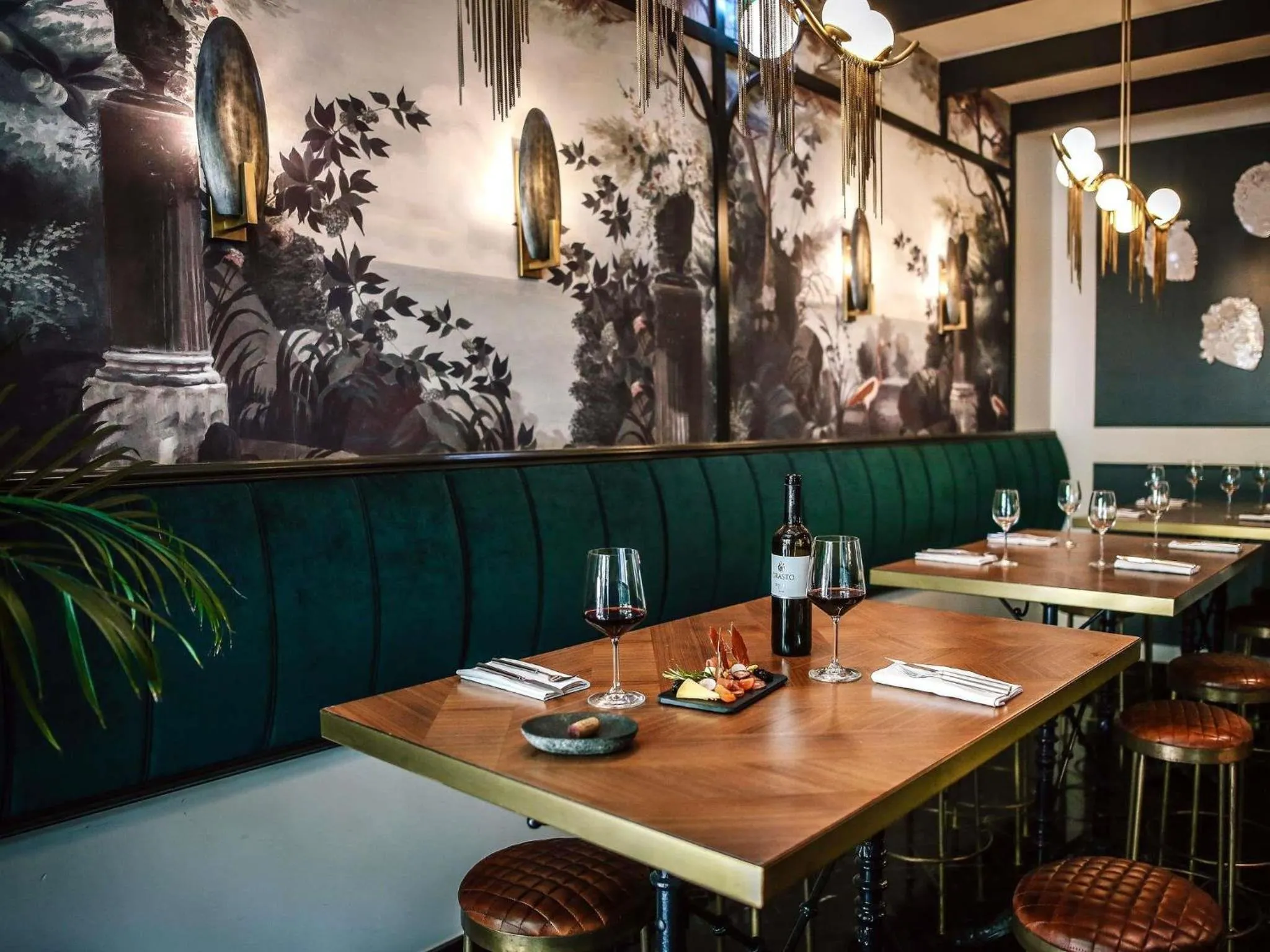 Lounge or bar in Sofitel Lisbon Liberdade