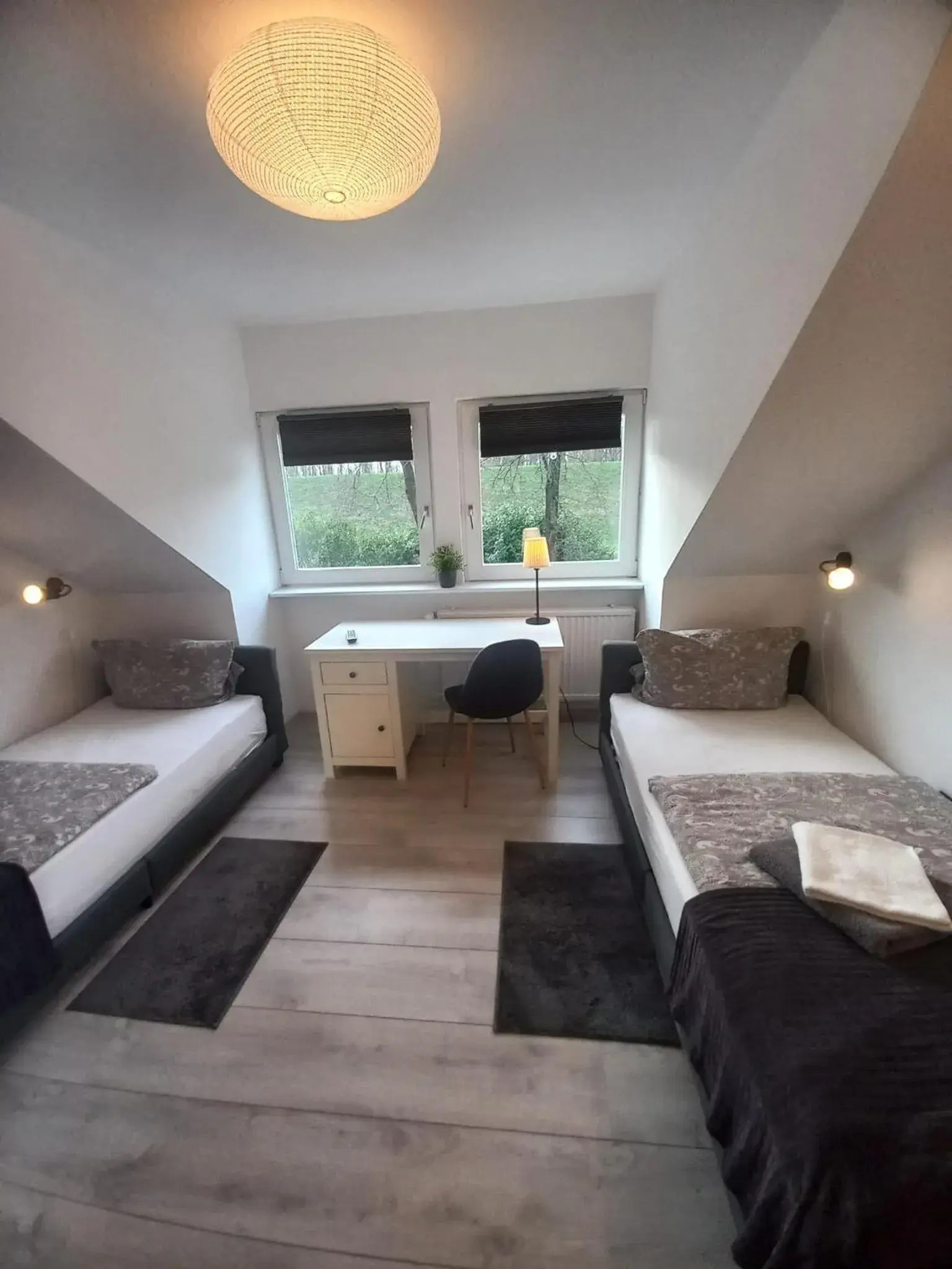 Twin Room with Shared Bathroom in Best Pension Twin Room with Shared Bathroom in Best Pension