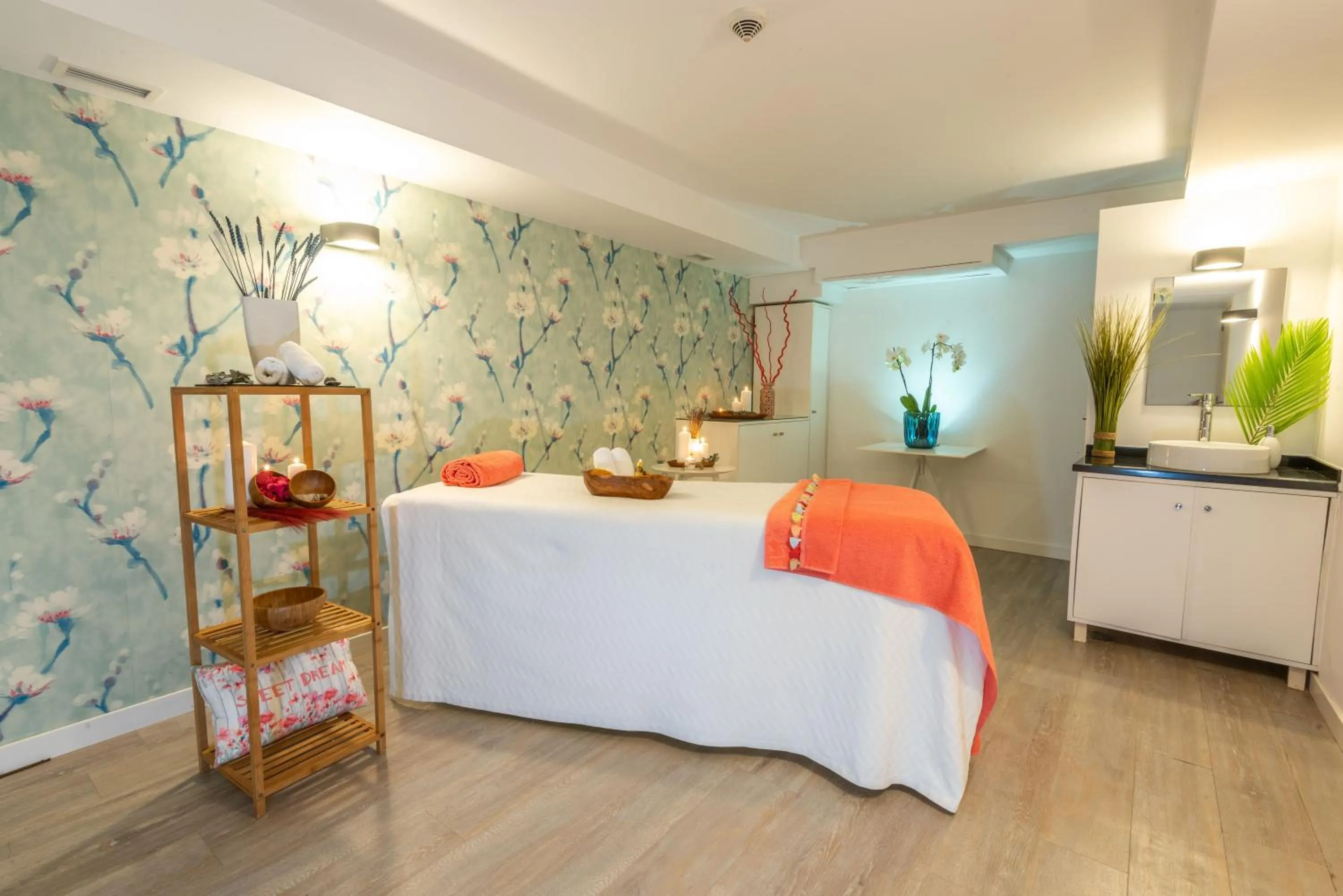 Spa and wellness centre/facilities, Bed in Terrace Mar Suite Hotel