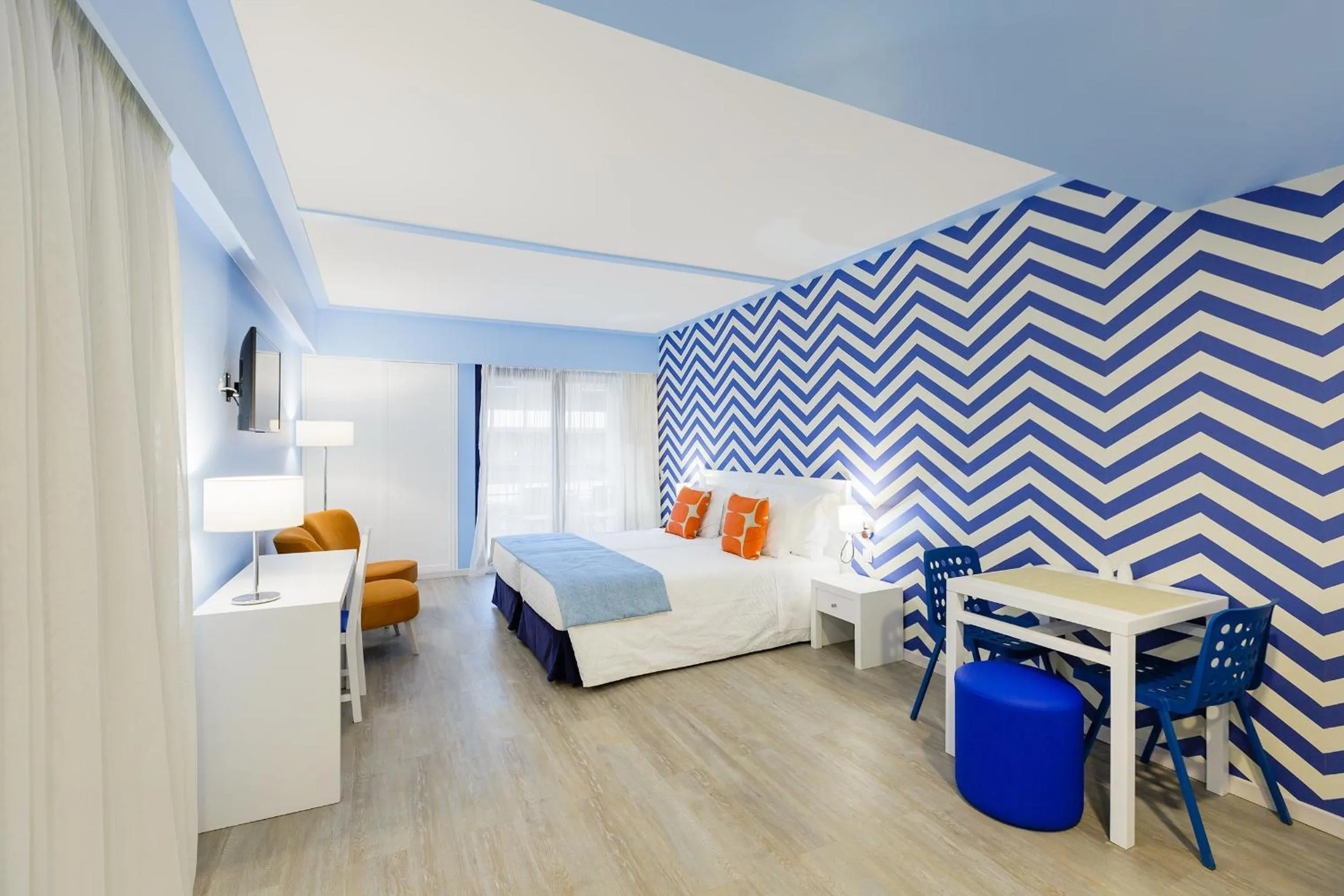 Bedroom, Bed in Terrace Mar Suite Hotel