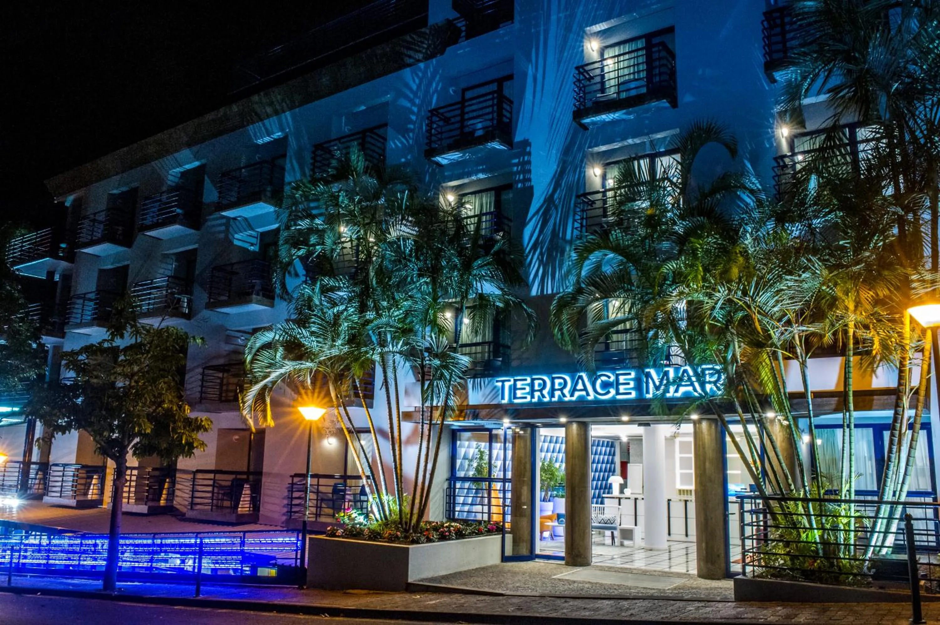 Facade/entrance in Terrace Mar Suite Hotel