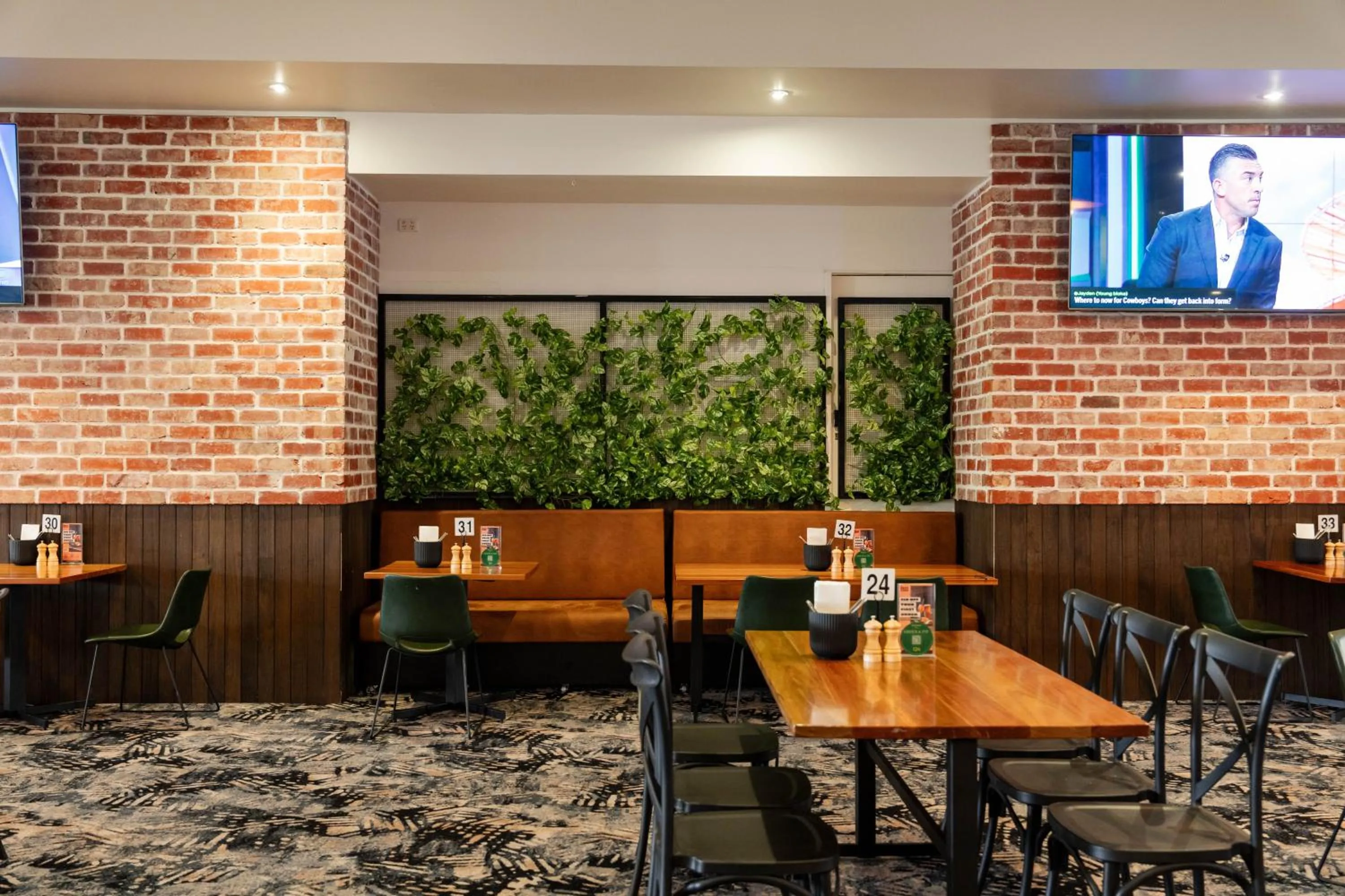 Restaurant/places to eat in The Metropolitan Hotel